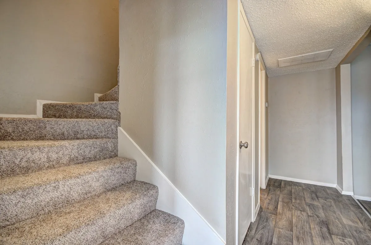 Townhouse For Rent in Dallas County , 707 E Shady Grove Road, Irving, Texas 75060, 2 Bedroom, 2 Bathroom, Garage spaces, 1,550 Sqft, built in 1973, mls#21404812, Real Estate Agent in Irving, Homes For Rent in Dallas county, Homes For Rent in Irving, Realtor in Irving Texas, Real Estate Brokerage Independent Realty Texas, Luminita Cordes Realtor