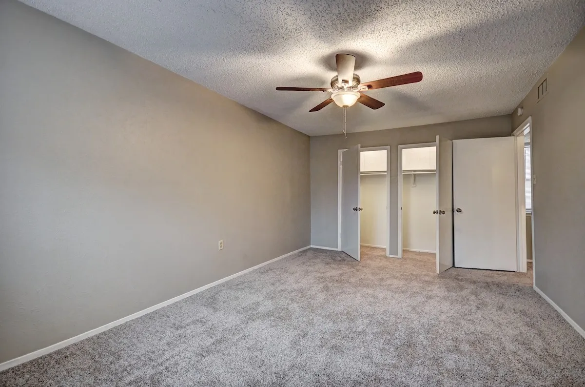 Townhouse For Rent in Dallas County , 707 E Shady Grove Road, Irving, Texas 75060, 2 Bedroom, 2 Bathroom, Garage spaces, 1,550 Sqft, built in 1973, mls#21404812, Real Estate Agent in Irving, Homes For Rent in Dallas county, Homes For Rent in Irving, Realtor in Irving Texas, Real Estate Brokerage Independent Realty Texas, Luminita Cordes Realtor