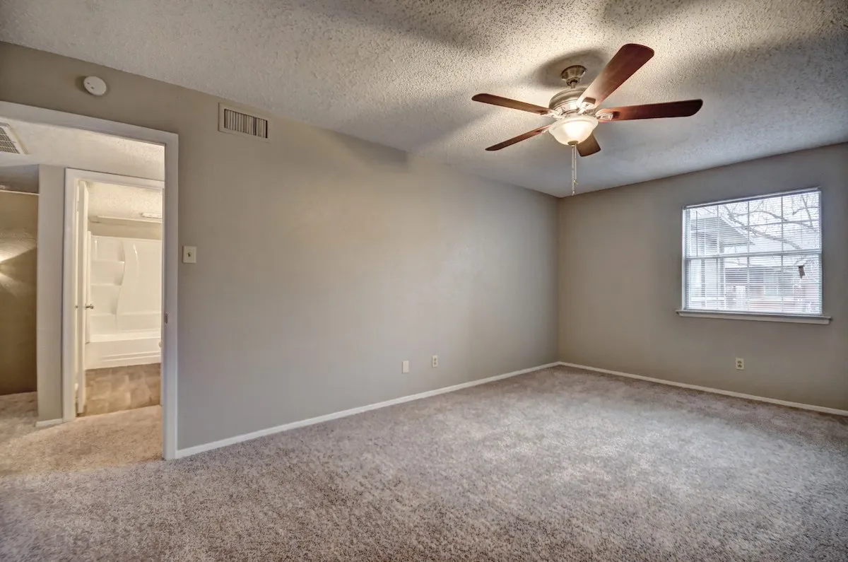 Townhouse For Rent in Dallas County , 707 E Shady Grove Road, Irving, Texas 75060, 2 Bedroom, 2 Bathroom, Garage spaces, 1,550 Sqft, built in 1973, mls#21404812, Real Estate Agent in Irving, Homes For Rent in Dallas county, Homes For Rent in Irving, Realtor in Irving Texas, Real Estate Brokerage Independent Realty Texas, Luminita Cordes Realtor