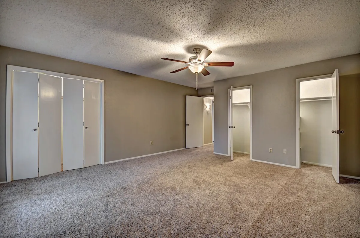 Townhouse For Rent in Dallas County , 707 E Shady Grove Road, Irving, Texas 75060, 2 Bedroom, 2 Bathroom, Garage spaces, 1,550 Sqft, built in 1973, mls#21404812, Real Estate Agent in Irving, Homes For Rent in Dallas county, Homes For Rent in Irving, Realtor in Irving Texas, Real Estate Brokerage Independent Realty Texas, Luminita Cordes Realtor