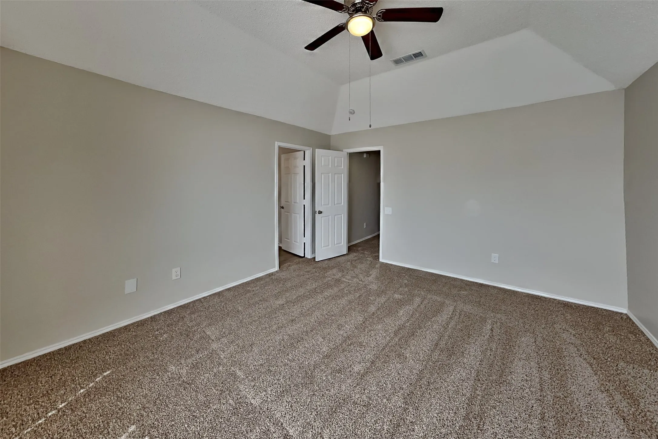 Single Family Residence For Rent in Tarrant County , 7100 Layla Road, Arlington, Texas 76016, 3 Bedroom, 3 Bathroom, 2 Garage spaces, 2,548 Sqft, built in 1990, mls#21406663, Real Estate Agent in Arlington, Homes For Rent in Tarrant county, Homes For Rent in Arlington, Realtor in Arlington Texas, Real Estate Brokerage Independent Realty Texas, Luminita Cordes Realtor