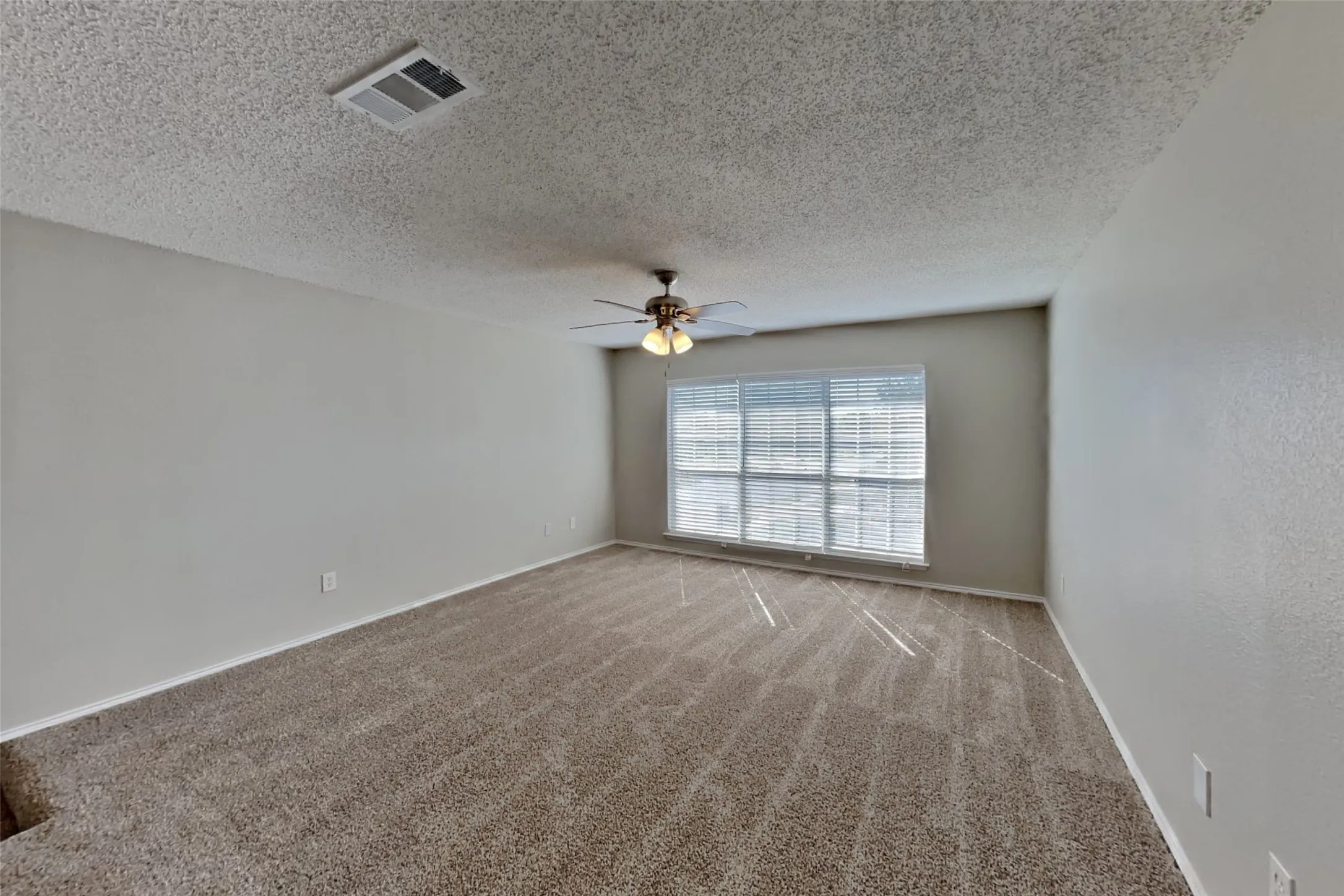 Single Family Residence For Rent in Tarrant County , 7100 Layla Road, Arlington, Texas 76016, 3 Bedroom, 3 Bathroom, 2 Garage spaces, 2,548 Sqft, built in 1990, mls#21406663, Real Estate Agent in Arlington, Homes For Rent in Tarrant county, Homes For Rent in Arlington, Realtor in Arlington Texas, Real Estate Brokerage Independent Realty Texas, Luminita Cordes Realtor