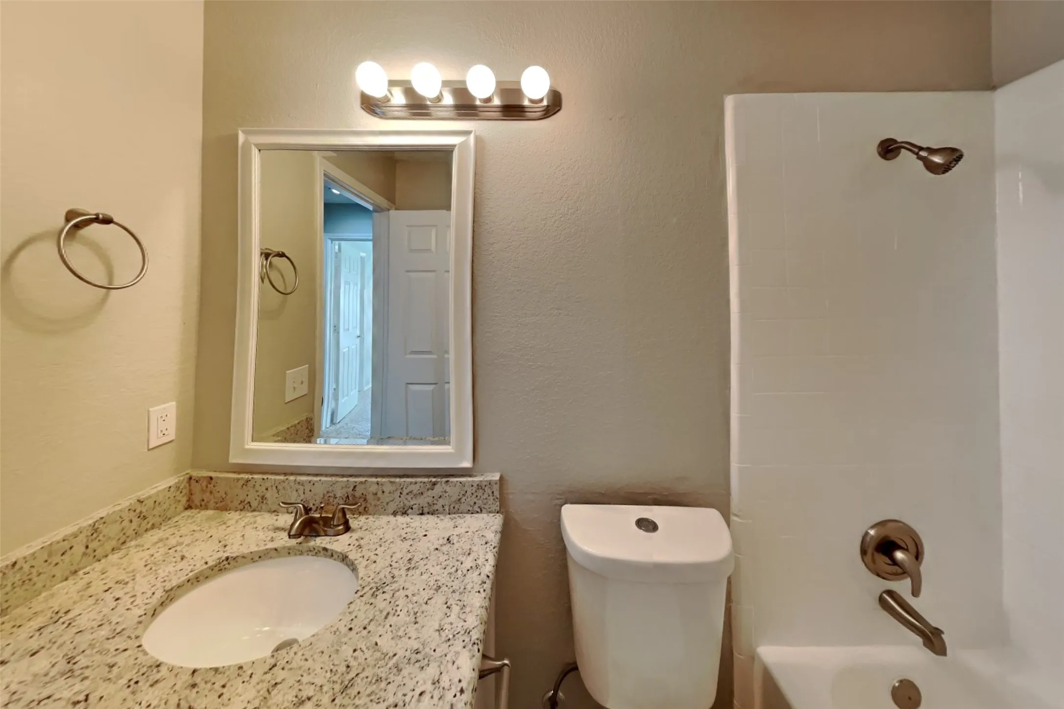 Single Family Residence For Rent in Tarrant County , 7100 Layla Road, Arlington, Texas 76016, 3 Bedroom, 3 Bathroom, 2 Garage spaces, 2,548 Sqft, built in 1990, mls#21406663, Real Estate Agent in Arlington, Homes For Rent in Tarrant county, Homes For Rent in Arlington, Realtor in Arlington Texas, Real Estate Brokerage Independent Realty Texas, Luminita Cordes Realtor