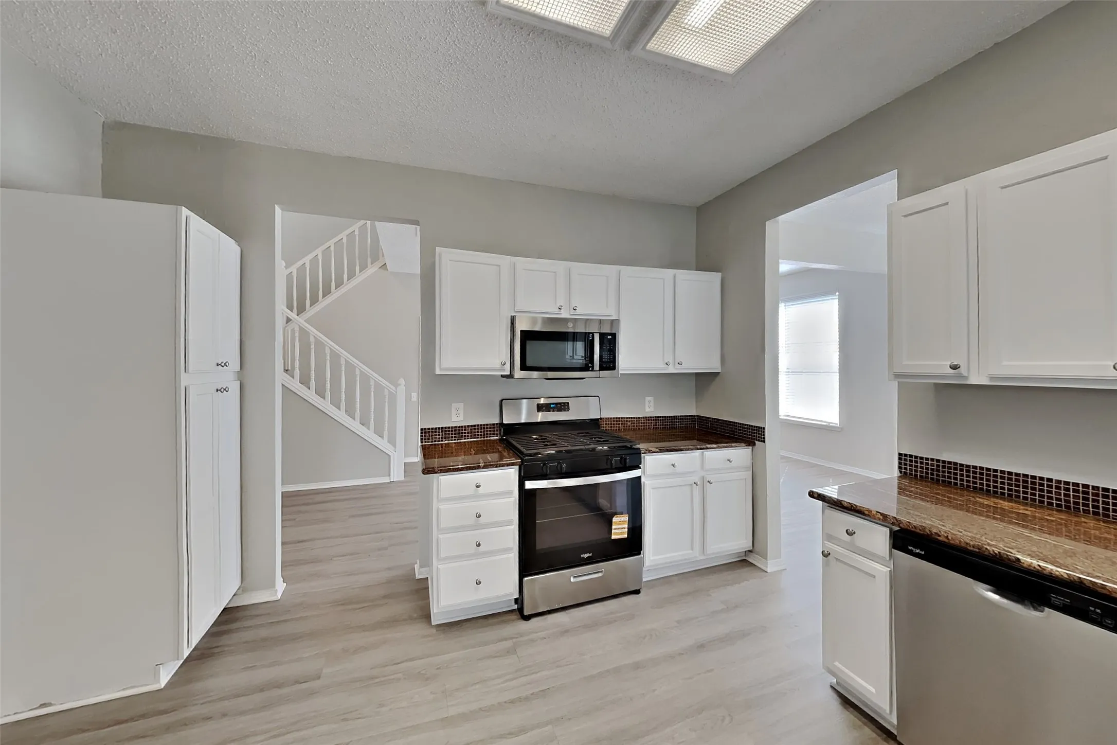 Single Family Residence For Rent in Tarrant County , 7100 Layla Road, Arlington, Texas 76016, 3 Bedroom, 3 Bathroom, 2 Garage spaces, 2,548 Sqft, built in 1990, mls#21406663, Real Estate Agent in Arlington, Homes For Rent in Tarrant county, Homes For Rent in Arlington, Realtor in Arlington Texas, Real Estate Brokerage Independent Realty Texas, Luminita Cordes Realtor