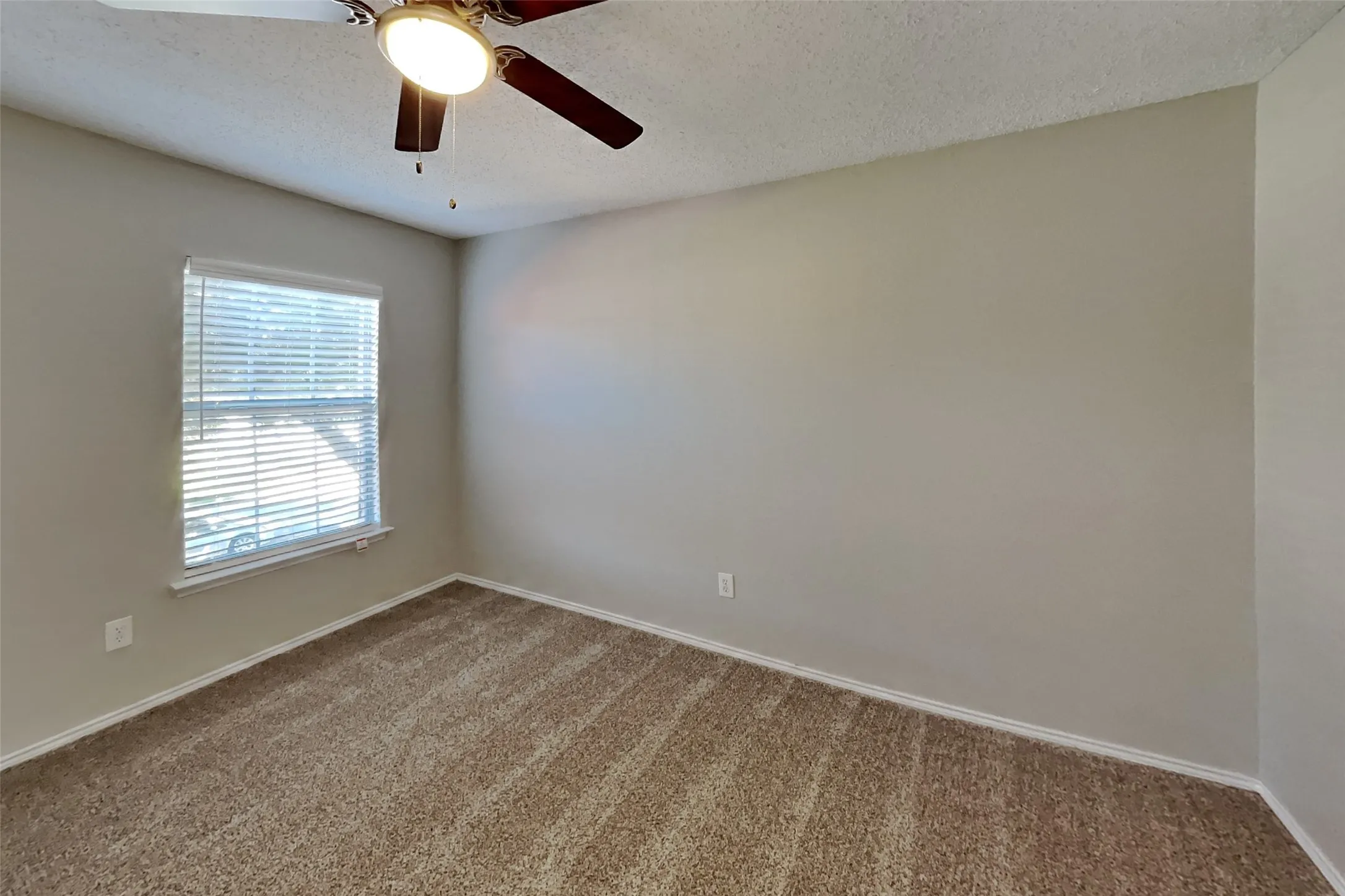 Single Family Residence For Rent in Tarrant County , 7100 Layla Road, Arlington, Texas 76016, 3 Bedroom, 3 Bathroom, 2 Garage spaces, 2,548 Sqft, built in 1990, mls#21406663, Real Estate Agent in Arlington, Homes For Rent in Tarrant county, Homes For Rent in Arlington, Realtor in Arlington Texas, Real Estate Brokerage Independent Realty Texas, Luminita Cordes Realtor
