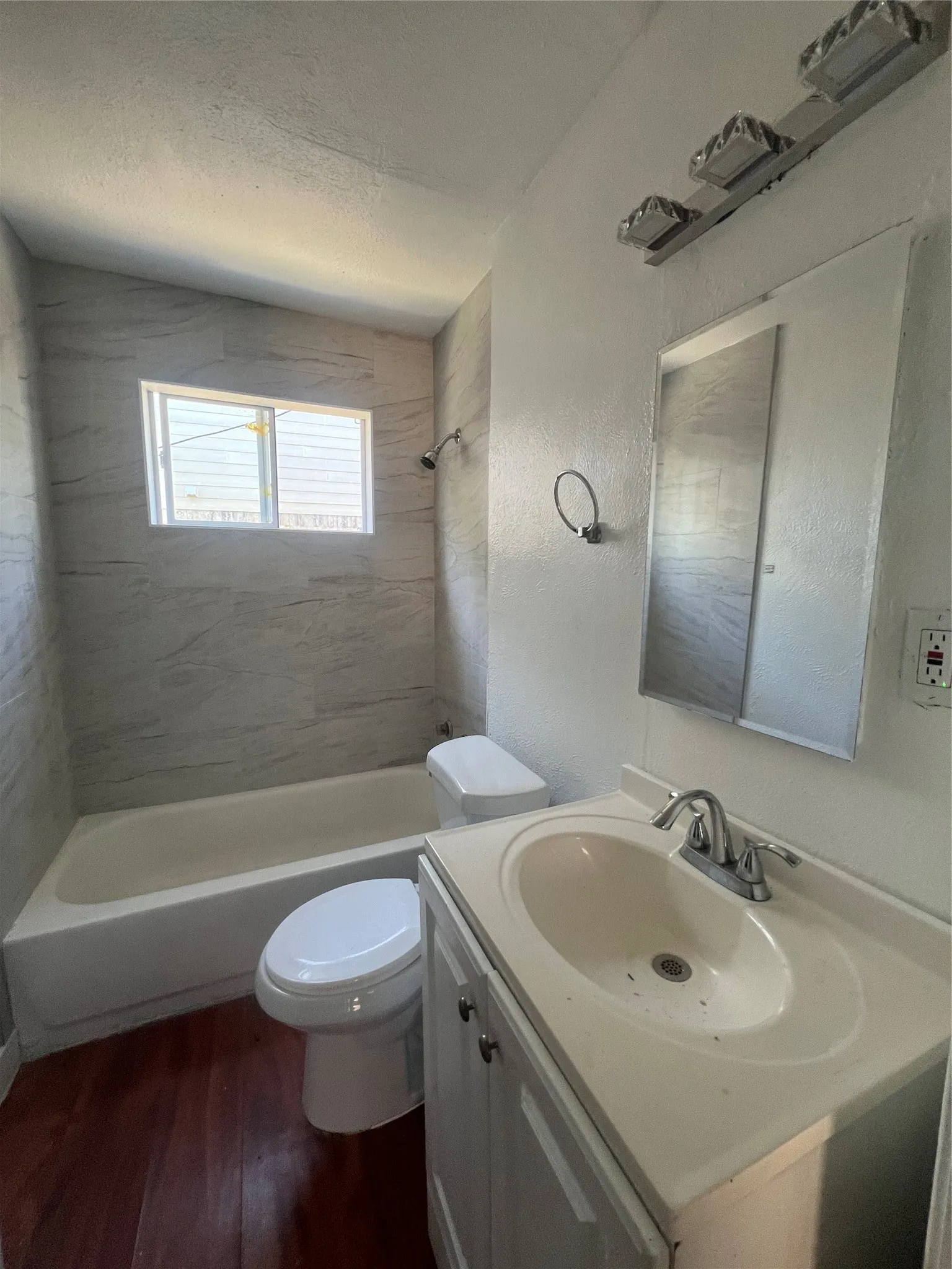 Apartment For Rent in Dallas County , 1417 Bennett Avenue B, Dallas, Texas 75206, 1 Bedroom, 1 Bathroom, Garage spaces, 600 Sqft, built in 1957, mls#21406641, Real Estate Agent in Dallas, Homes For Rent in Dallas county, Homes For Rent in Dallas, Realtor in Dallas Texas, Real Estate Brokerage Independent Realty Texas, Luminita Cordes Realtor