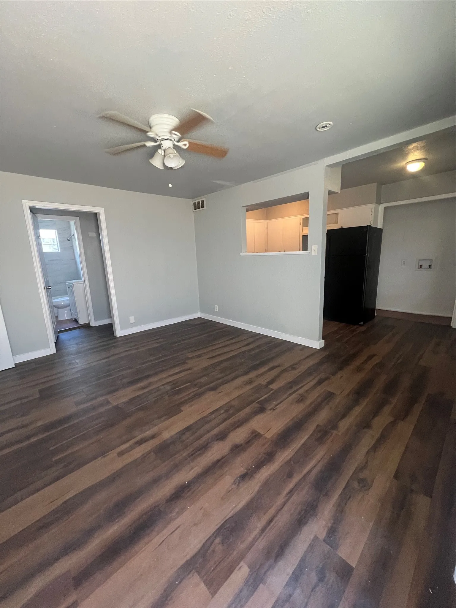 Apartment For Rent in Dallas County , 1417 Bennett Avenue B, Dallas, Texas 75206, 1 Bedroom, 1 Bathroom, Garage spaces, 600 Sqft, built in 1957, mls#21406641, Real Estate Agent in Dallas, Homes For Rent in Dallas county, Homes For Rent in Dallas, Realtor in Dallas Texas, Real Estate Brokerage Independent Realty Texas, Luminita Cordes Realtor