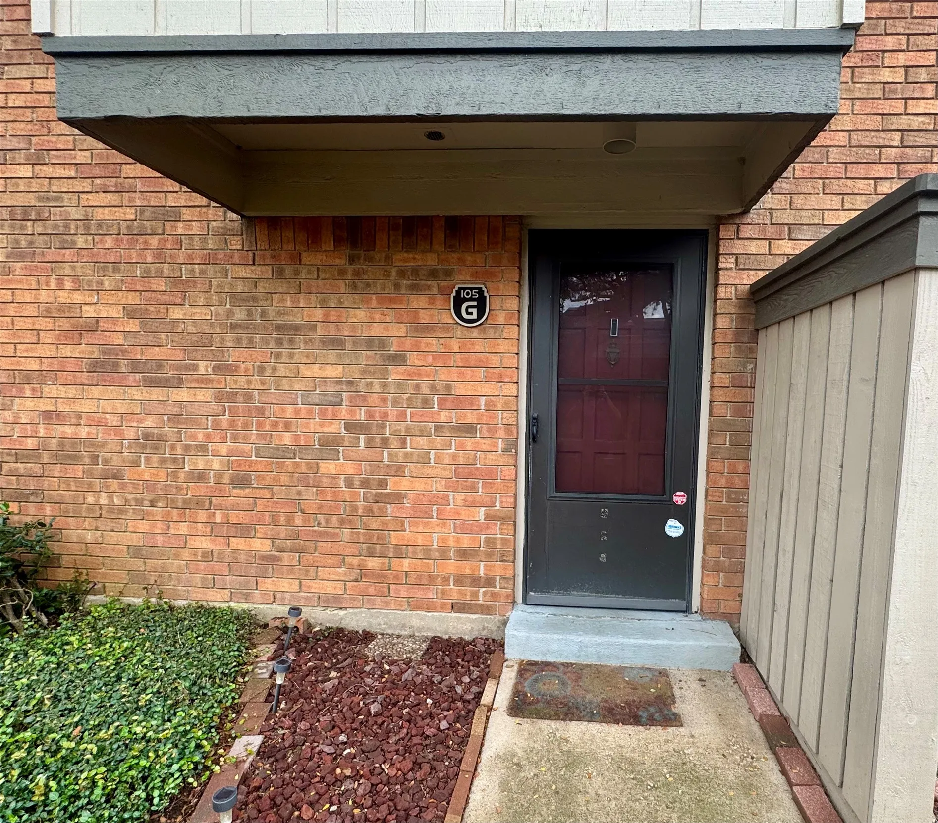 Condominium For Rent in Dallas County , 2805 Rio Branco Street 105G, Farmers Branch, Texas 75234, 2 Bedroom, 2 Bathroom, Garage spaces, 976 Sqft, built in 1970, mls#21402577, Real Estate Agent in Farmers Branch, Homes For Rent in Dallas county, Homes For Rent in Farmers Branch, Realtor in Farmers Branch Texas, Real Estate Brokerage Independent Realty Texas, Luminita Cordes Realtor