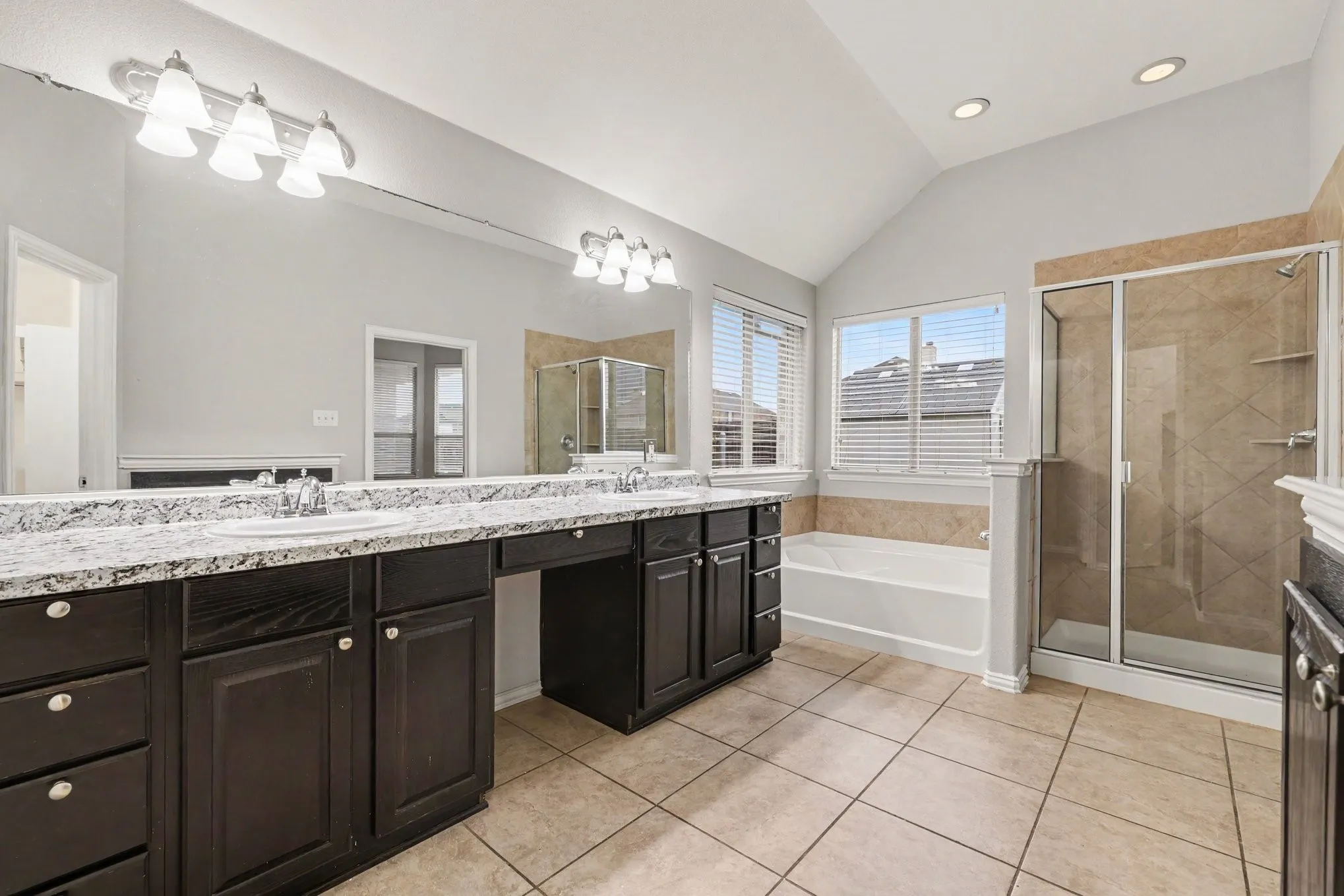 Single Family Residence For Sale in Denton County , 1733 Shoebill Drive, Little Elm, Texas 75068, 3 Bedroom, 2 Bathroom, 2 Garage spaces, 2,214 Sqft, built in 2010, mls#21403438, Real Estate Agent in Little Elm, Homes For Sale in Denton county, Homes For Sale in Little Elm, Realtor in Little Elm Texas, Real Estate Brokerage Independent Realty Texas, Luminita Cordes Realtor