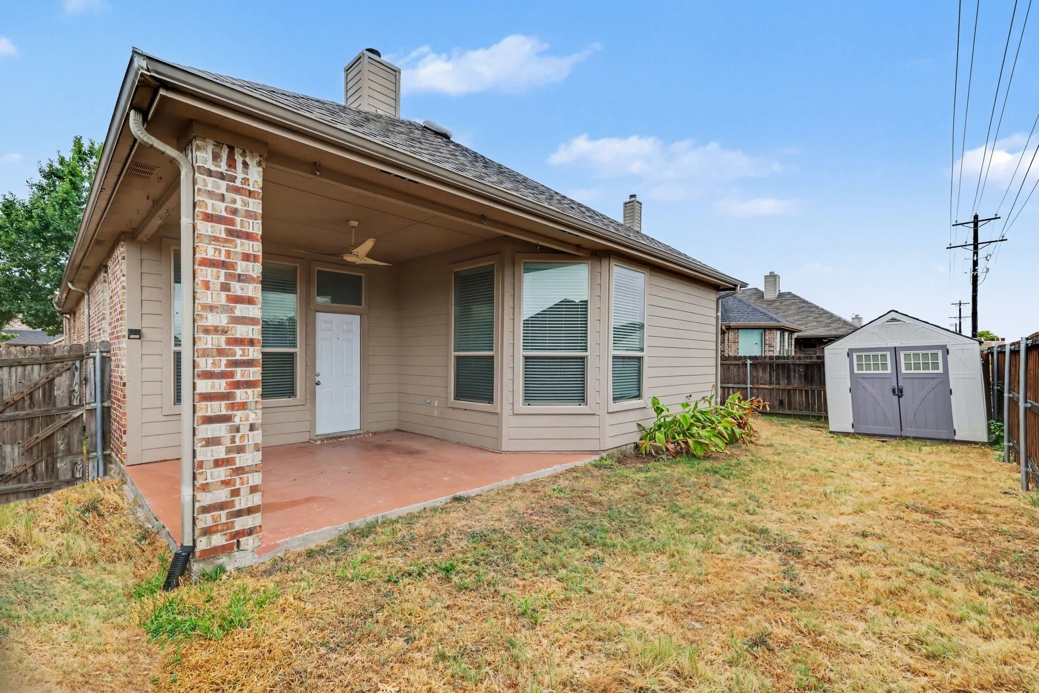 Single Family Residence For Sale in Denton County , 1733 Shoebill Drive, Little Elm, Texas 75068, 3 Bedroom, 2 Bathroom, 2 Garage spaces, 2,214 Sqft, built in 2010, mls#21403438, Real Estate Agent in Little Elm, Homes For Sale in Denton county, Homes For Sale in Little Elm, Realtor in Little Elm Texas, Real Estate Brokerage Independent Realty Texas, Luminita Cordes Realtor