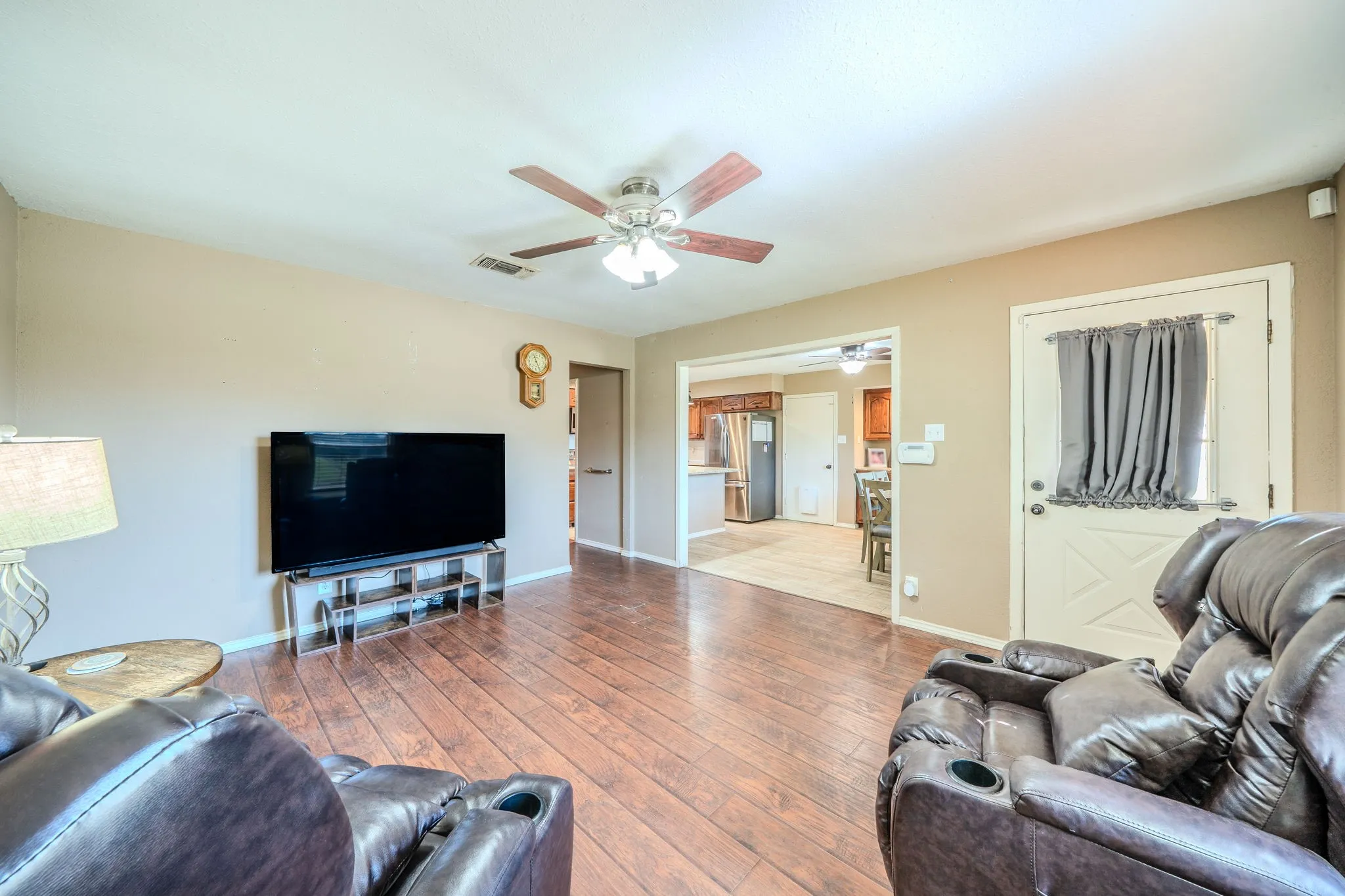 Single Family Residence For Sale in Palo Pinto County , 5211 Laurie Drive, Mineral Wells, Texas 76067, 4 Bedroom, 2 Bathroom, 1 Garage spaces, 1,221 Sqft, built in 1980, mls#21403515, Real Estate Agent in Mineral Wells, Homes For Sale in Palo Pinto county, Homes For Sale in Mineral Wells, Realtor in Mineral Wells Texas, Real Estate Brokerage Independent Realty Texas, Luminita Cordes Realtor