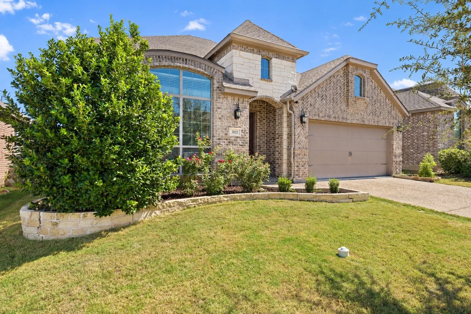 Single Family Residence For Sale in Kaufman County , 3005 Flint Rock Drive, Forney, Texas 75126, 4 Bedroom, 2 Bathroom, Garage spaces, 2,169 Sqft, built in 2015, mls#21403210, Real Estate Agent in Forney, Homes For Sale in Kaufman county, Homes For Sale in Forney, Realtor in Forney Texas, Real Estate Brokerage Independent Realty Texas, Luminita Cordes Realtor
