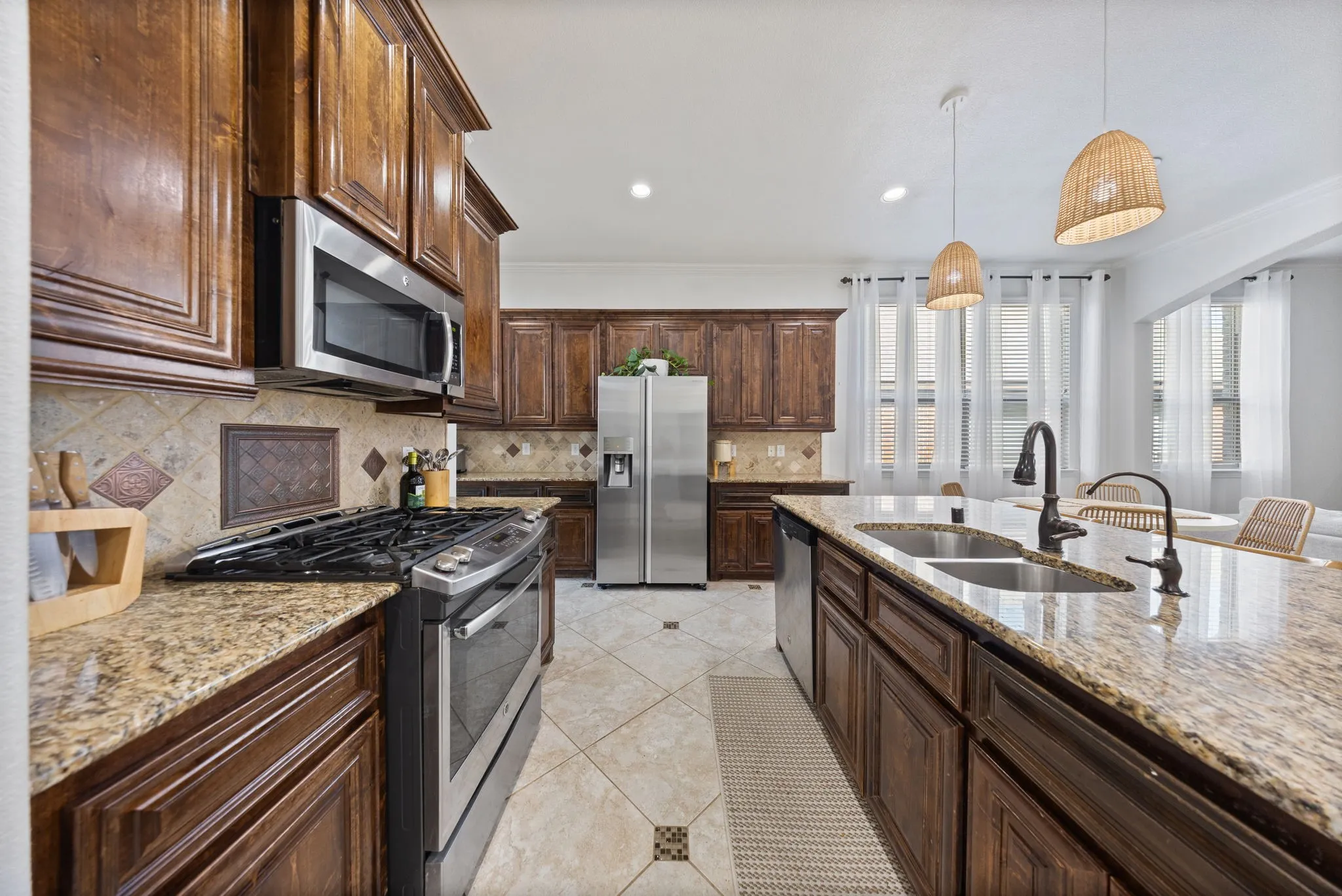 Single Family Residence For Sale in Kaufman County , 3005 Flint Rock Drive, Forney, Texas 75126, 4 Bedroom, 2 Bathroom, Garage spaces, 2,169 Sqft, built in 2015, mls#21403210, Real Estate Agent in Forney, Homes For Sale in Kaufman county, Homes For Sale in Forney, Realtor in Forney Texas, Real Estate Brokerage Independent Realty Texas, Luminita Cordes Realtor