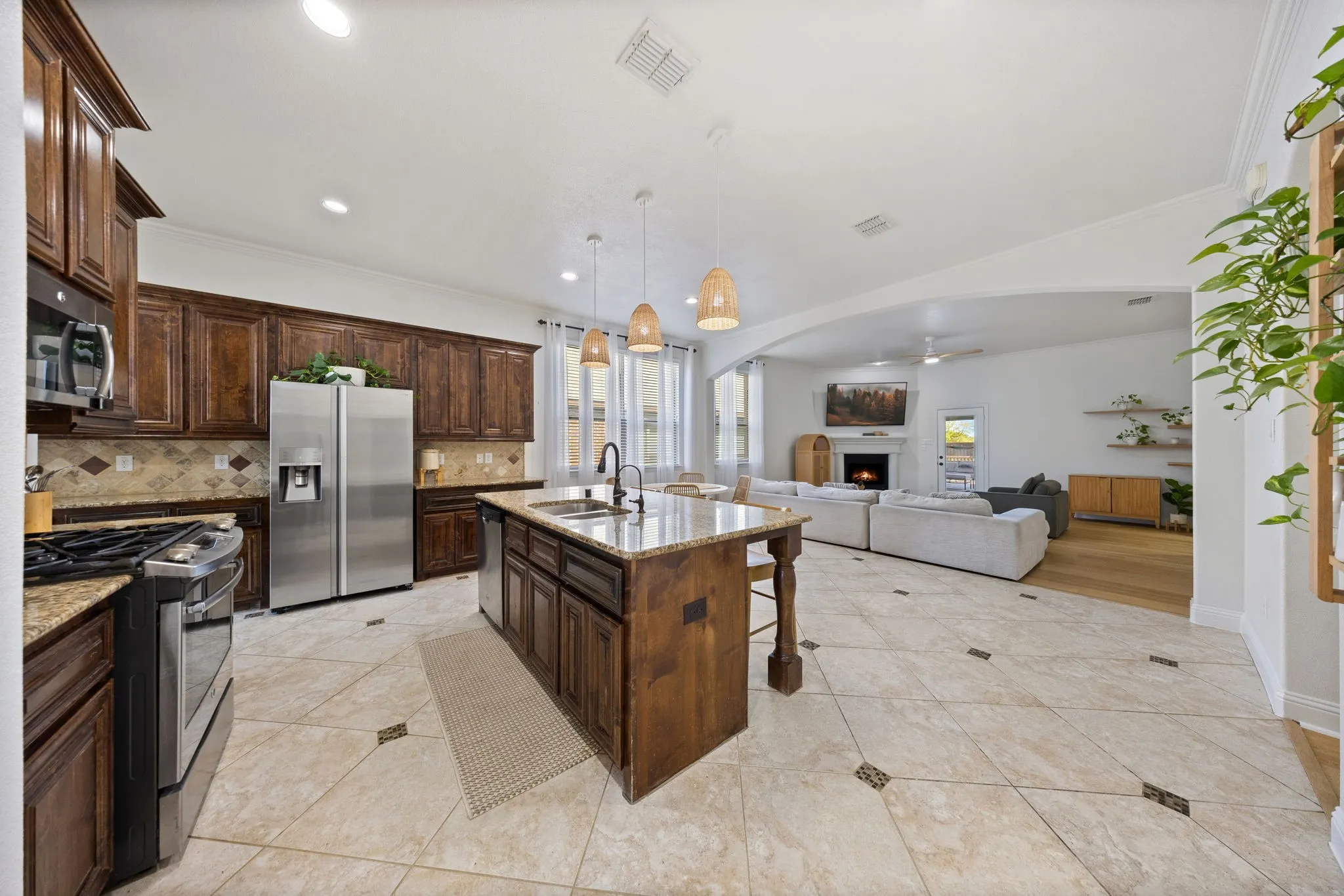 Single Family Residence For Sale in Kaufman County , 3005 Flint Rock Drive, Forney, Texas 75126, 4 Bedroom, 2 Bathroom, Garage spaces, 2,169 Sqft, built in 2015, mls#21403210, Real Estate Agent in Forney, Homes For Sale in Kaufman county, Homes For Sale in Forney, Realtor in Forney Texas, Real Estate Brokerage Independent Realty Texas, Luminita Cordes Realtor