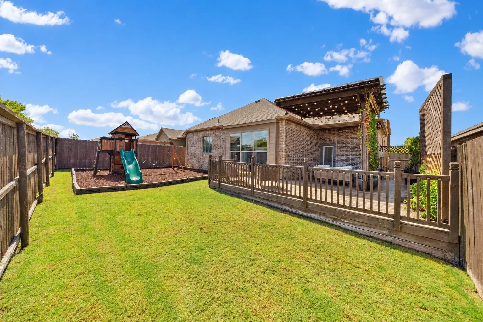 Single Family Residence For Sale in Kaufman County , 3005 Flint Rock Drive, Forney, Texas 75126, 4 Bedroom, 2 Bathroom, Garage spaces, 2,169 Sqft, built in 2015, mls#21403210, Real Estate Agent in Forney, Homes For Sale in Kaufman county, Homes For Sale in Forney, Realtor in Forney Texas, Real Estate Brokerage Independent Realty Texas, Luminita Cordes Realtor