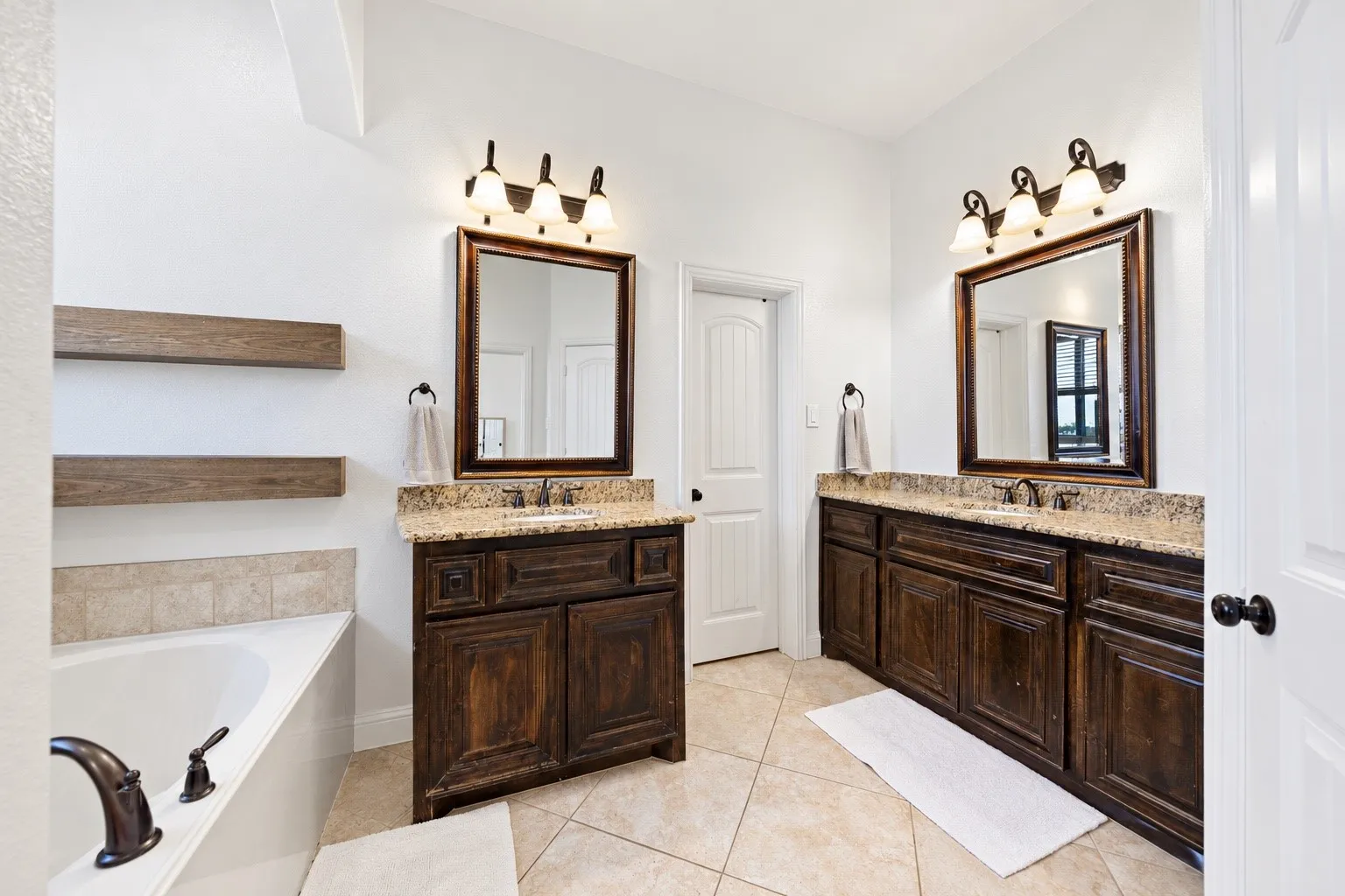 Single Family Residence For Sale in Kaufman County , 3005 Flint Rock Drive, Forney, Texas 75126, 4 Bedroom, 2 Bathroom, Garage spaces, 2,169 Sqft, built in 2015, mls#21403210, Real Estate Agent in Forney, Homes For Sale in Kaufman county, Homes For Sale in Forney, Realtor in Forney Texas, Real Estate Brokerage Independent Realty Texas, Luminita Cordes Realtor