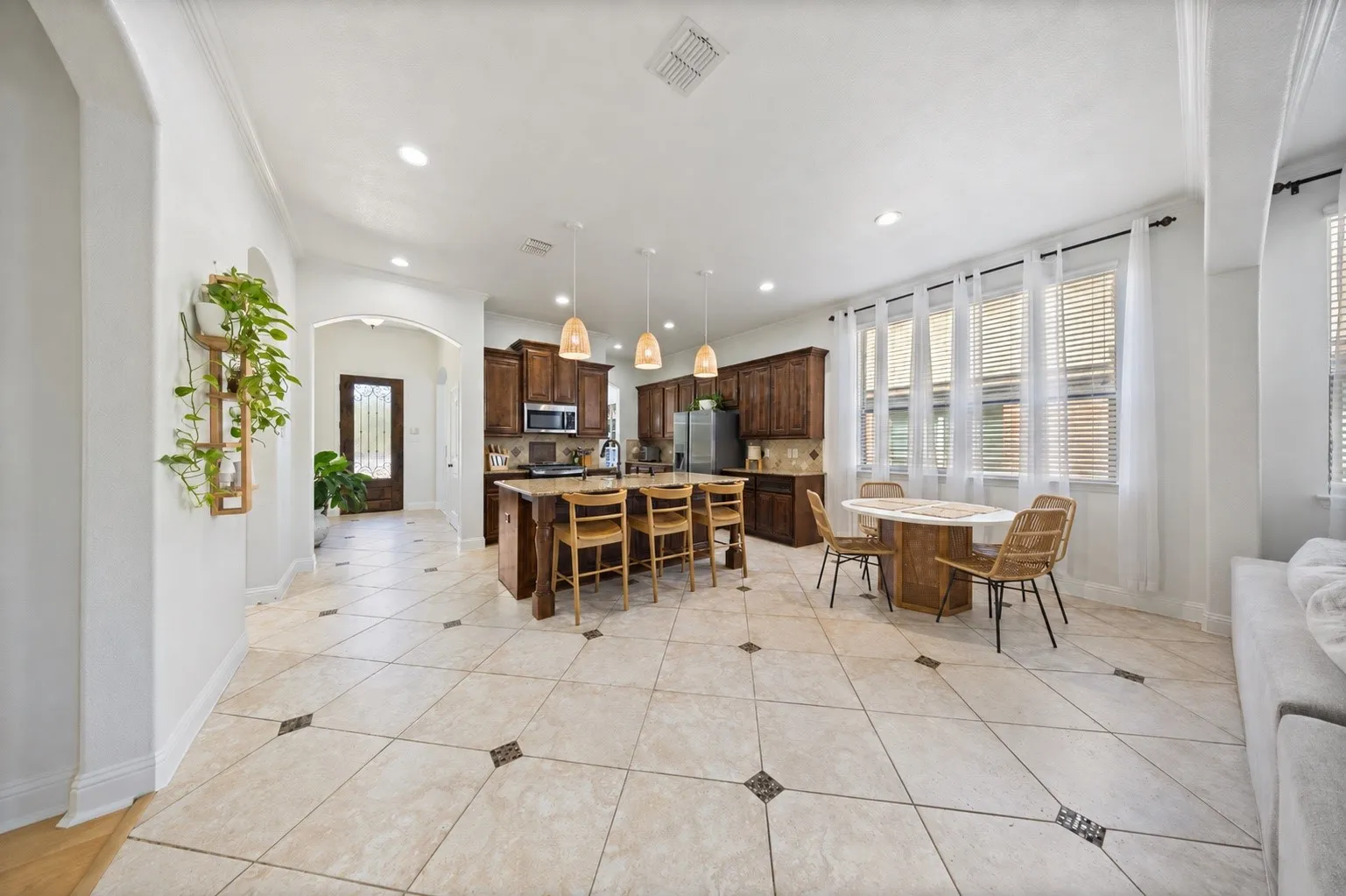 Single Family Residence For Sale in Kaufman County , 3005 Flint Rock Drive, Forney, Texas 75126, 4 Bedroom, 2 Bathroom, Garage spaces, 2,169 Sqft, built in 2015, mls#21403210, Real Estate Agent in Forney, Homes For Sale in Kaufman county, Homes For Sale in Forney, Realtor in Forney Texas, Real Estate Brokerage Independent Realty Texas, Luminita Cordes Realtor