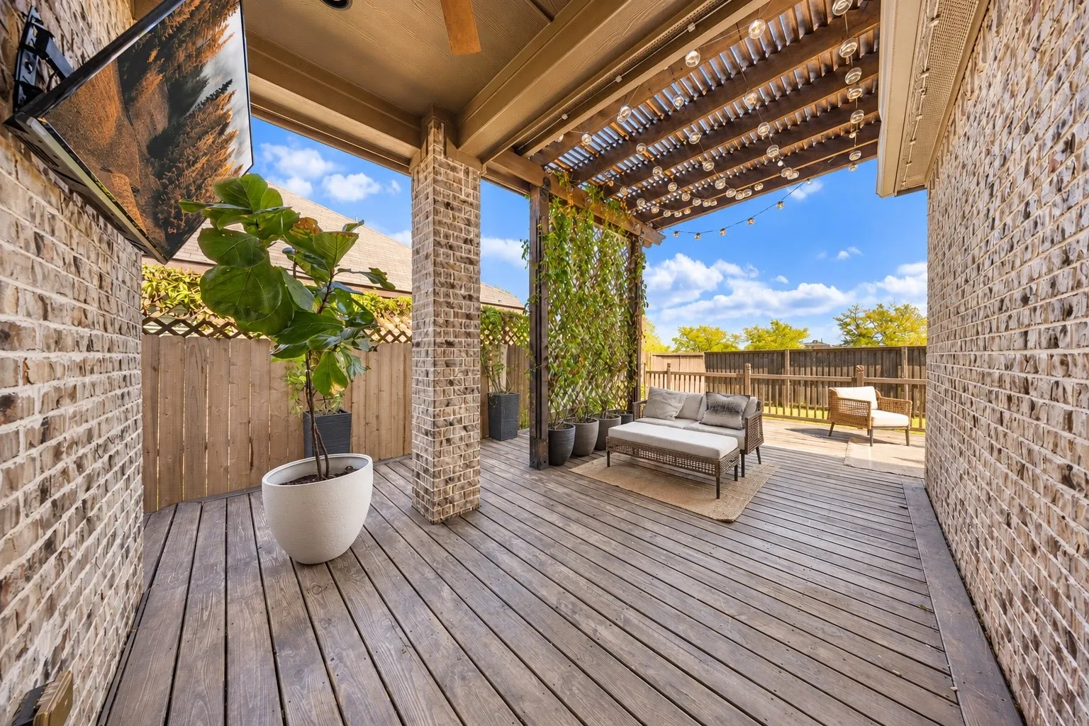 Single Family Residence For Sale in Kaufman County , 3005 Flint Rock Drive, Forney, Texas 75126, 4 Bedroom, 2 Bathroom, Garage spaces, 2,169 Sqft, built in 2015, mls#21403210, Real Estate Agent in Forney, Homes For Sale in Kaufman county, Homes For Sale in Forney, Realtor in Forney Texas, Real Estate Brokerage Independent Realty Texas, Luminita Cordes Realtor