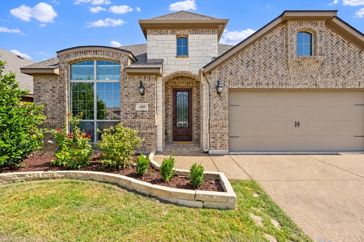 Single Family Residence For Sale in Kaufman County , 3005 Flint Rock Drive, Forney, Texas 75126, 4 Bedroom, 2 Bathroom, Garage spaces, 2,169 Sqft, built in 2015, mls#21403210, Real Estate Agent in Forney, Homes For Sale in Kaufman county, Homes For Sale in Forney, Realtor in Forney Texas, Real Estate Brokerage Independent Realty Texas, Luminita Cordes Realtor