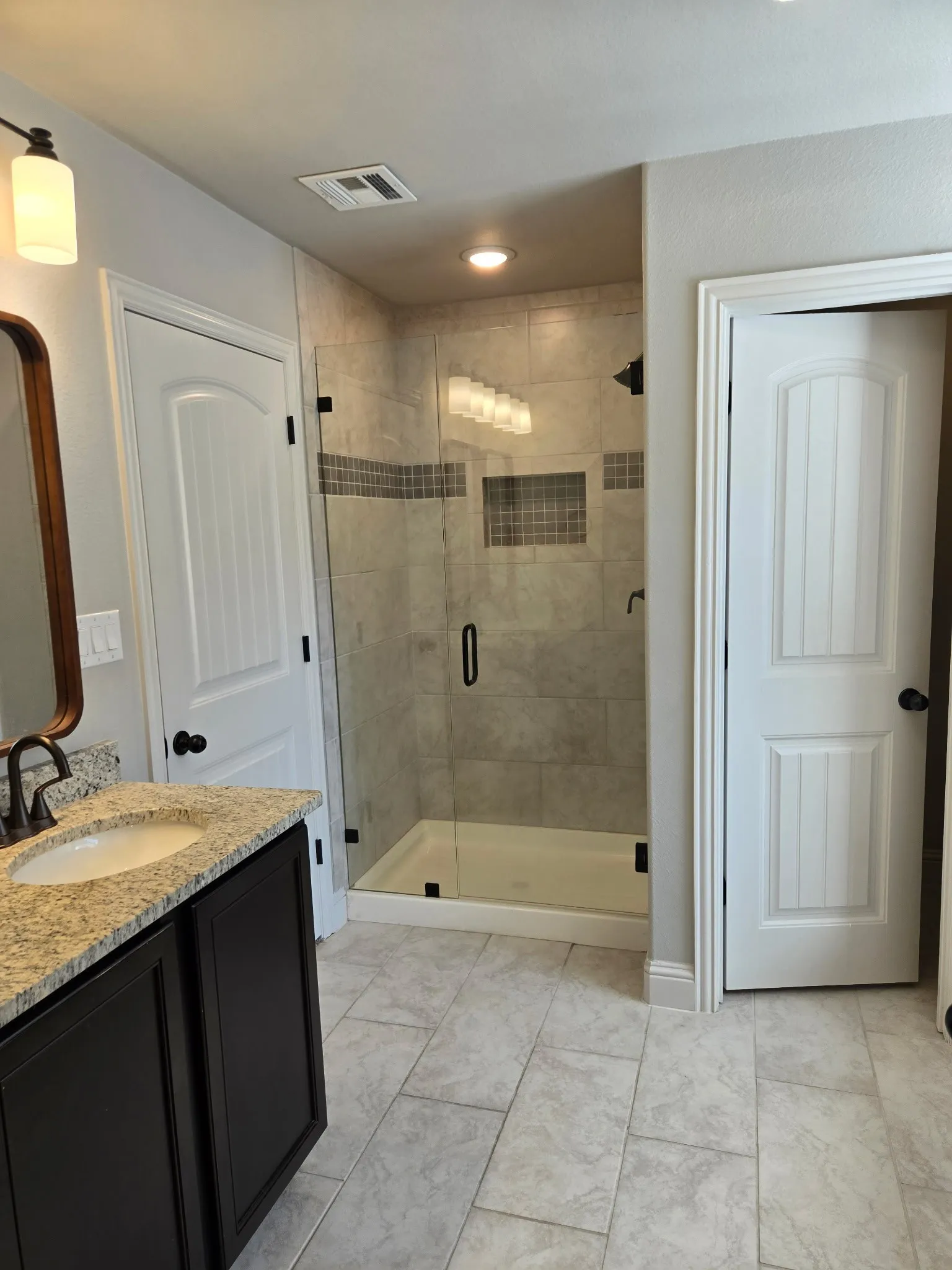 Single Family Residence For Rent in Grayson County , 2008 Wyldewood Way, Sherman, Texas 75092, 3 Bedroom, 2 Bathroom, 2 Garage spaces, 1,645 Sqft, built in 2023, mls#21406671, Real Estate Agent in Sherman, Homes For Rent in Grayson county, Homes For Rent in Sherman, Realtor in Sherman Texas, Real Estate Brokerage Independent Realty Texas, Luminita Cordes Realtor