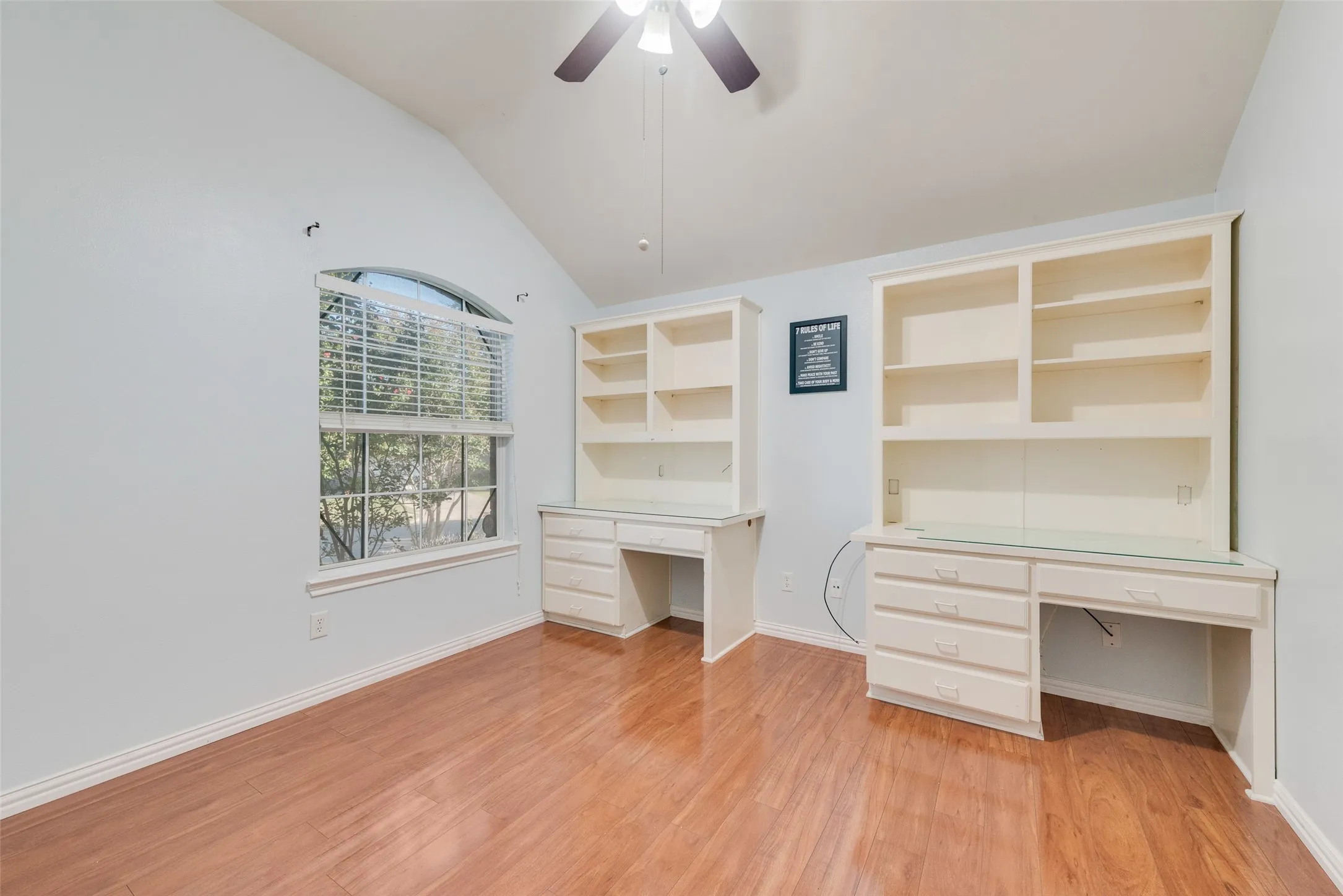 Single Family Residence For Rent in Dallas County , 3315 Choir Street, Dallas, Texas 75237, 3 Bedroom, 2 Bathroom, 2 Garage spaces, 1,517 Sqft, built in 2004, mls#21406669, Real Estate Agent in Dallas, Homes For Rent in Dallas county, Homes For Rent in Dallas, Realtor in Dallas Texas, Real Estate Brokerage Independent Realty Texas, Luminita Cordes Realtor