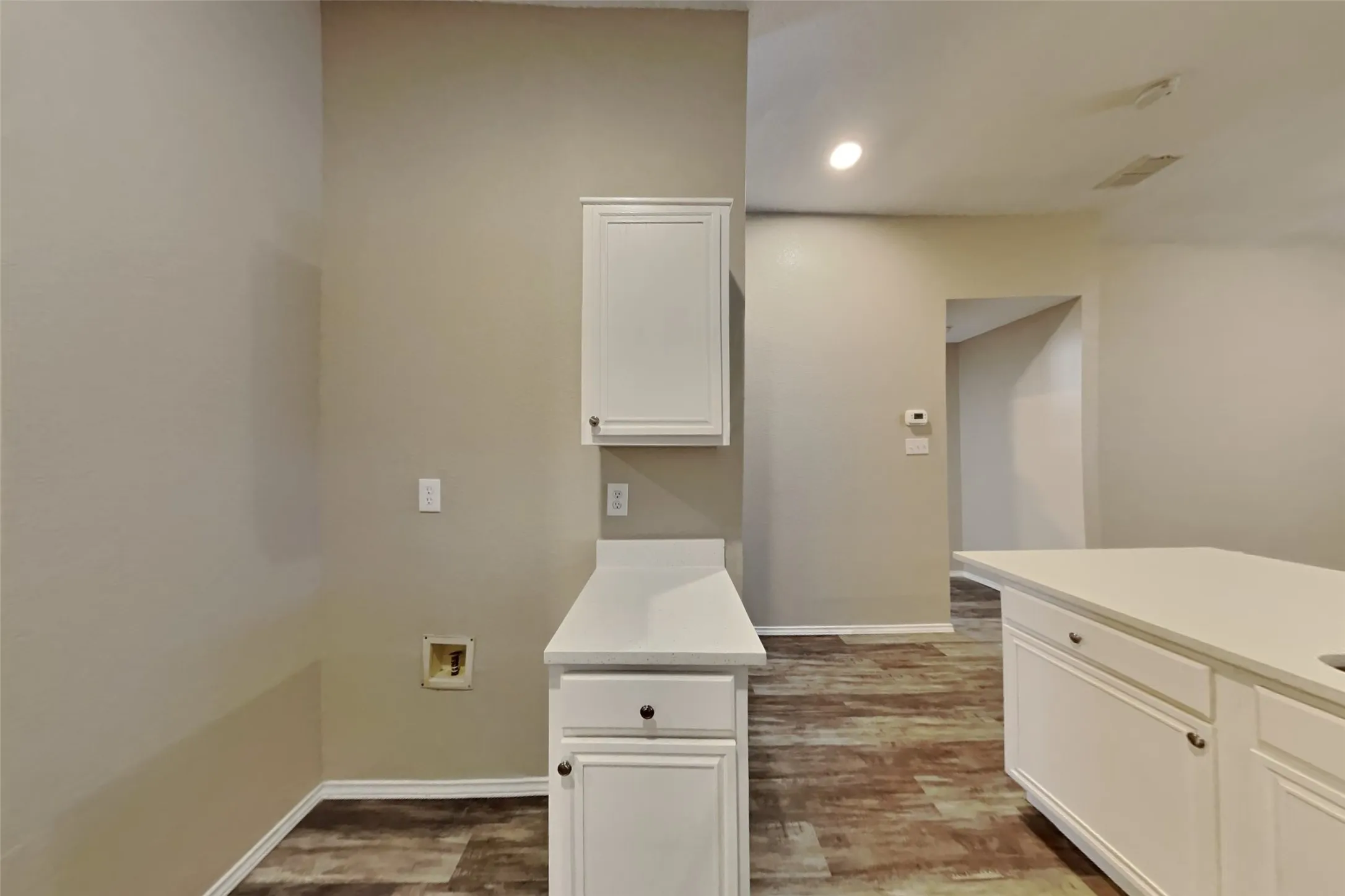 Single Family Residence For Rent in Johnson County , 845 Beaver Creek Drive, Burleson, Texas 76028, 4 Bedroom, 2 Bathroom, 2 Garage spaces, 1,929 Sqft, built in 2000, mls#21406673, Real Estate Agent in Burleson, Homes For Rent in Johnson county, Homes For Rent in Burleson, Realtor in Burleson Texas, Real Estate Brokerage Independent Realty Texas, Luminita Cordes Realtor