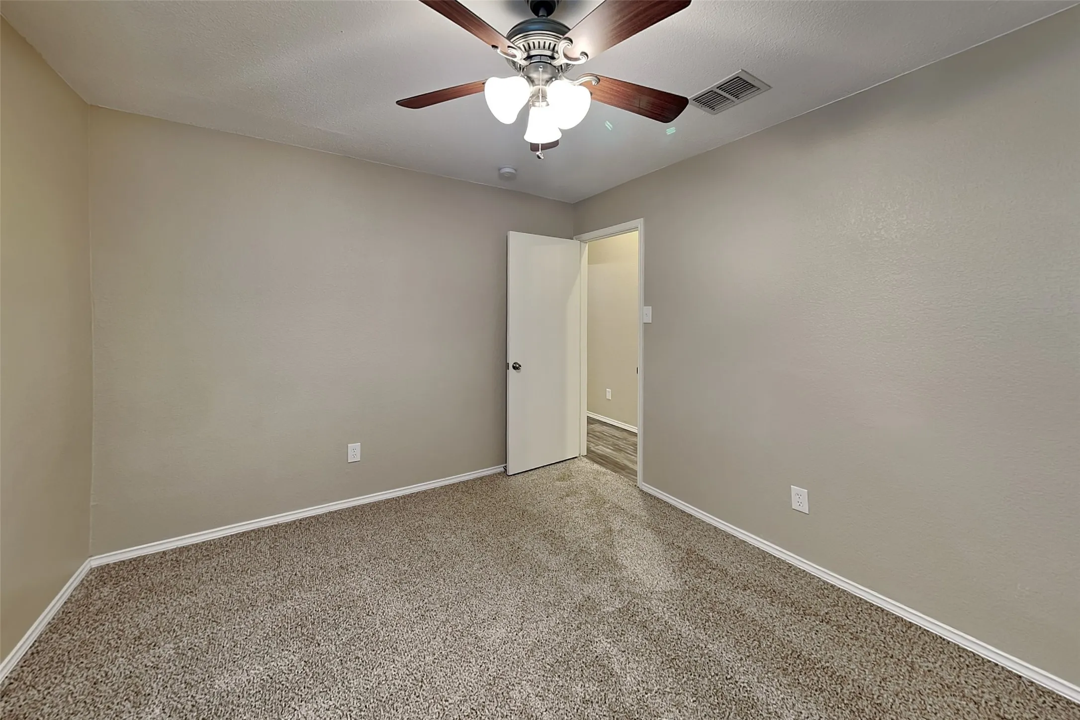 Single Family Residence For Rent in Johnson County , 845 Beaver Creek Drive, Burleson, Texas 76028, 4 Bedroom, 2 Bathroom, 2 Garage spaces, 1,929 Sqft, built in 2000, mls#21406673, Real Estate Agent in Burleson, Homes For Rent in Johnson county, Homes For Rent in Burleson, Realtor in Burleson Texas, Real Estate Brokerage Independent Realty Texas, Luminita Cordes Realtor