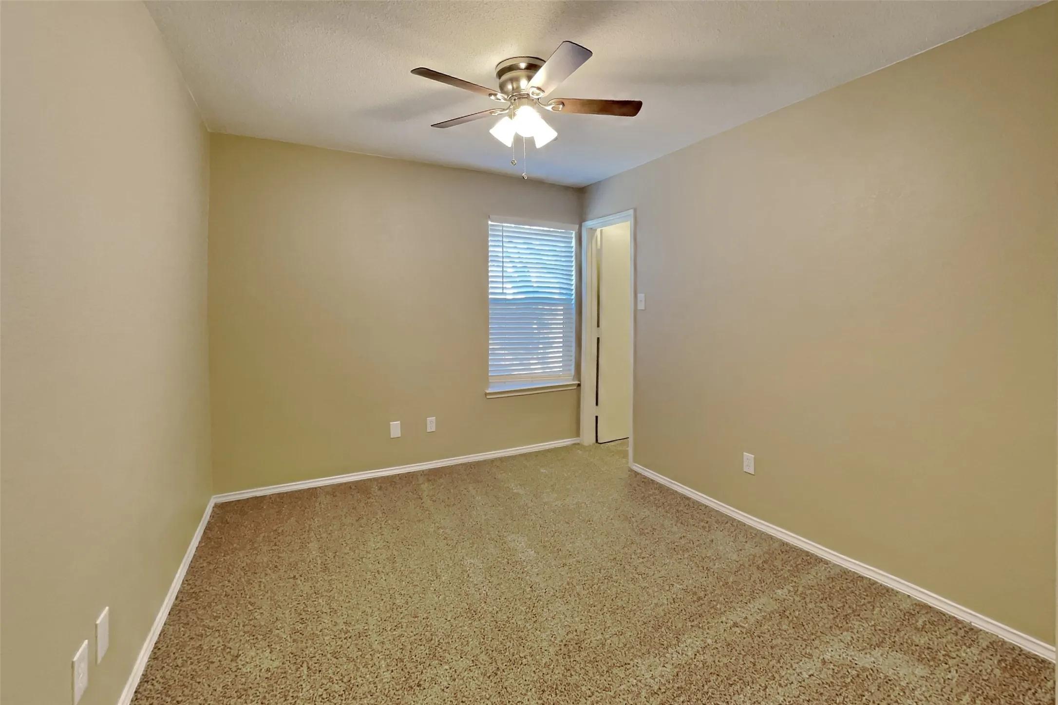 Single Family Residence For Rent in Johnson County , 845 Beaver Creek Drive, Burleson, Texas 76028, 4 Bedroom, 2 Bathroom, 2 Garage spaces, 1,929 Sqft, built in 2000, mls#21406673, Real Estate Agent in Burleson, Homes For Rent in Johnson county, Homes For Rent in Burleson, Realtor in Burleson Texas, Real Estate Brokerage Independent Realty Texas, Luminita Cordes Realtor