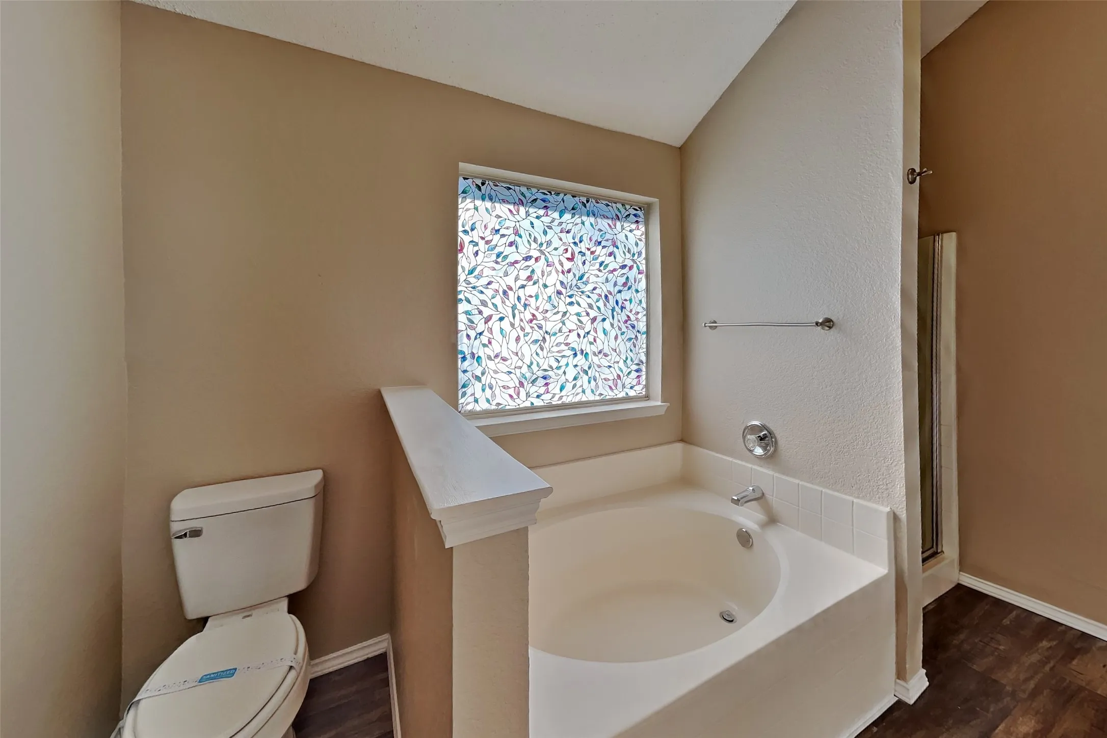 Single Family Residence For Rent in Johnson County , 845 Beaver Creek Drive, Burleson, Texas 76028, 4 Bedroom, 2 Bathroom, 2 Garage spaces, 1,929 Sqft, built in 2000, mls#21406673, Real Estate Agent in Burleson, Homes For Rent in Johnson county, Homes For Rent in Burleson, Realtor in Burleson Texas, Real Estate Brokerage Independent Realty Texas, Luminita Cordes Realtor