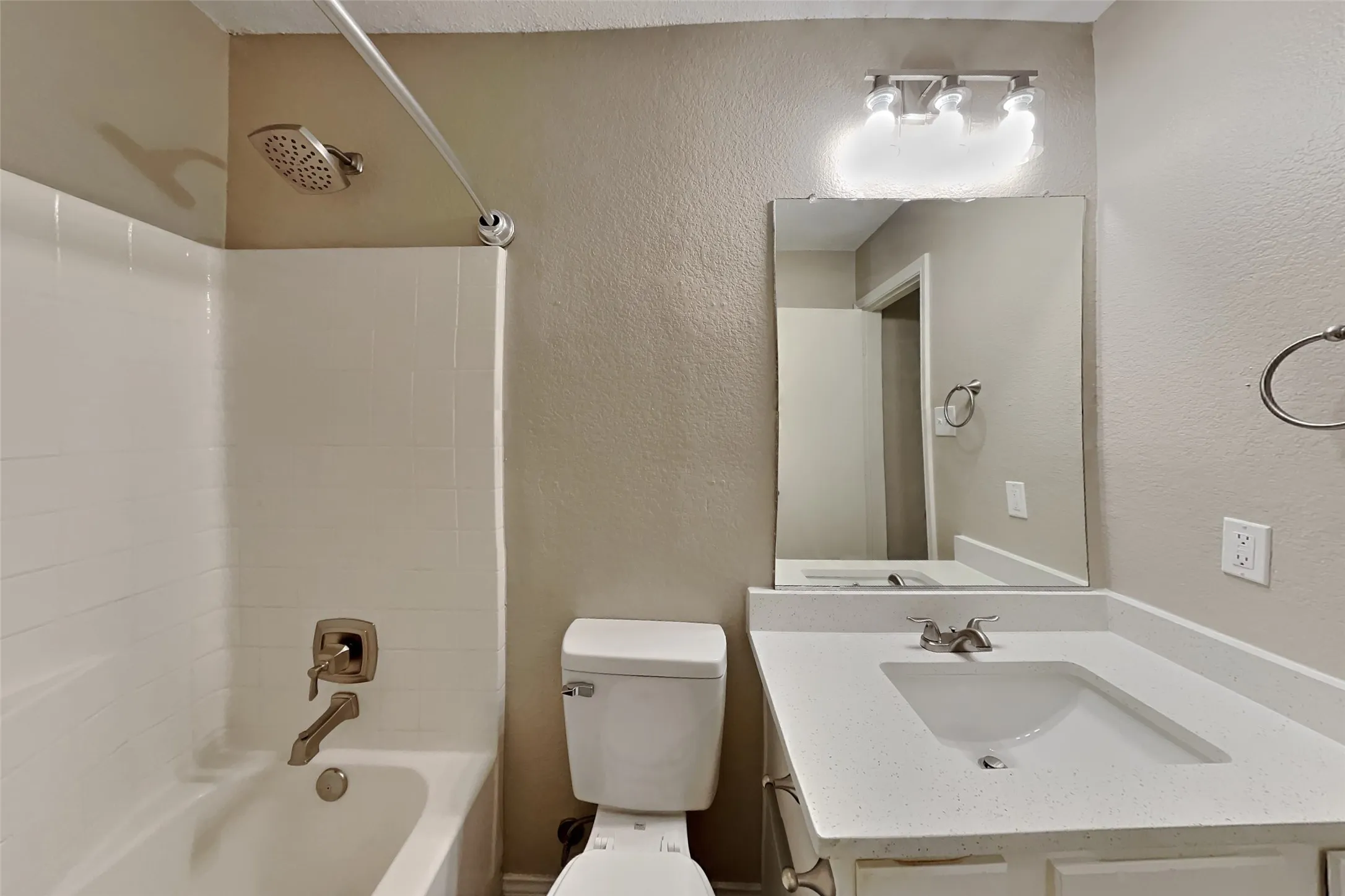 Single Family Residence For Rent in Johnson County , 845 Beaver Creek Drive, Burleson, Texas 76028, 4 Bedroom, 2 Bathroom, 2 Garage spaces, 1,929 Sqft, built in 2000, mls#21406673, Real Estate Agent in Burleson, Homes For Rent in Johnson county, Homes For Rent in Burleson, Realtor in Burleson Texas, Real Estate Brokerage Independent Realty Texas, Luminita Cordes Realtor