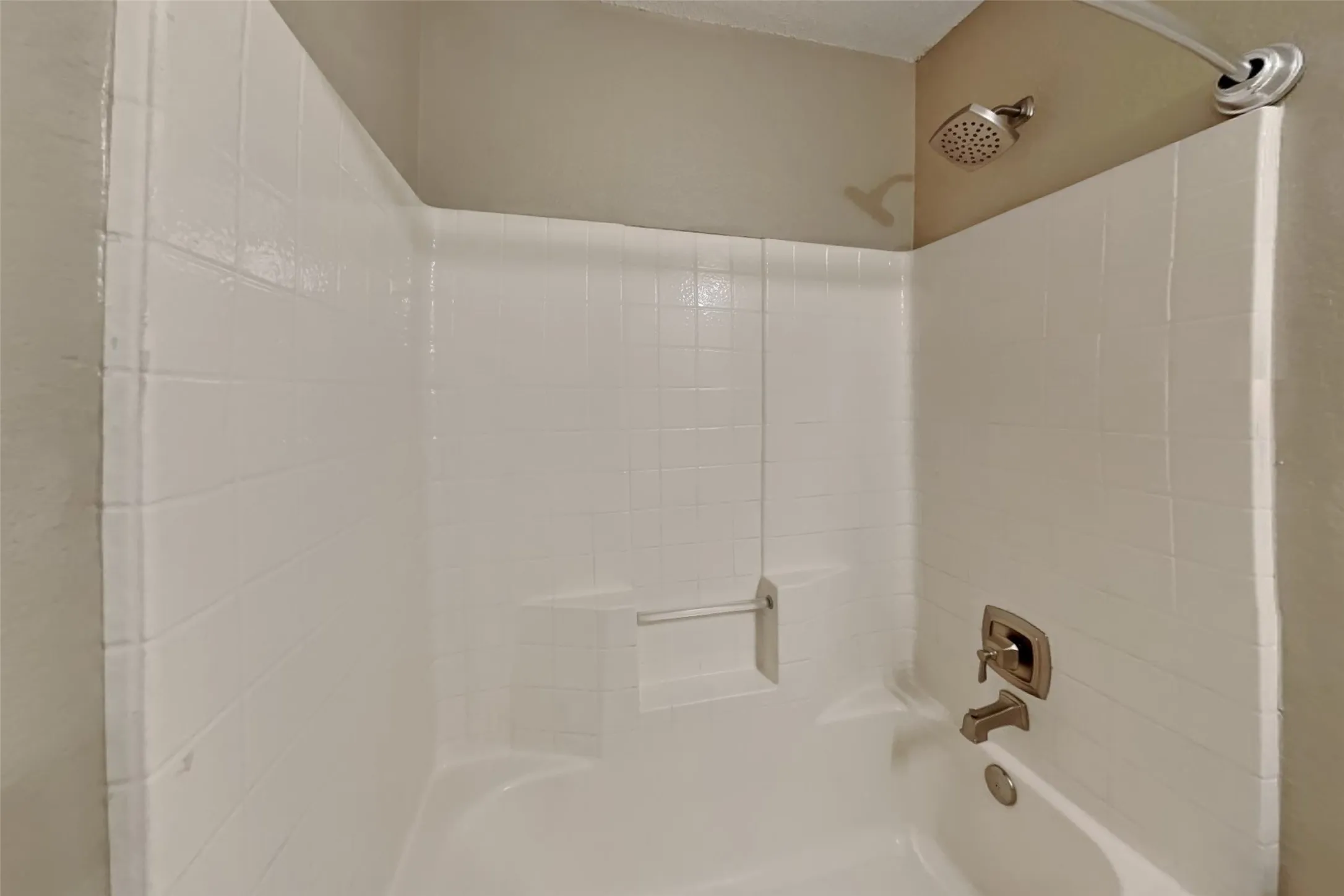 Single Family Residence For Rent in Johnson County , 845 Beaver Creek Drive, Burleson, Texas 76028, 4 Bedroom, 2 Bathroom, 2 Garage spaces, 1,929 Sqft, built in 2000, mls#21406673, Real Estate Agent in Burleson, Homes For Rent in Johnson county, Homes For Rent in Burleson, Realtor in Burleson Texas, Real Estate Brokerage Independent Realty Texas, Luminita Cordes Realtor