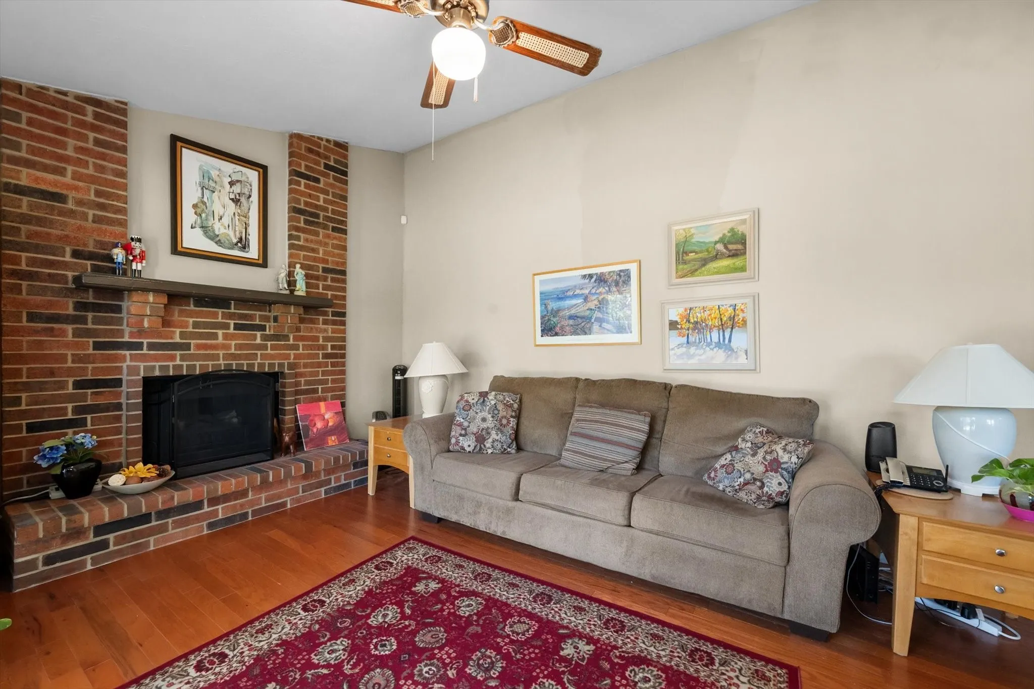 Single Family Residence For Sale in Tarrant County , 2215 Villanova Street, Arlington, Texas 76018, 3 Bedroom, 3 Bathroom, 2 Garage spaces, 1,892 Sqft, built in 1984, mls#21404443, Real Estate Agent in Arlington, Homes For Sale in Tarrant county, Homes For Sale in Arlington, Realtor in Arlington Texas, Real Estate Brokerage Independent Realty Texas, Luminita Cordes Realtor