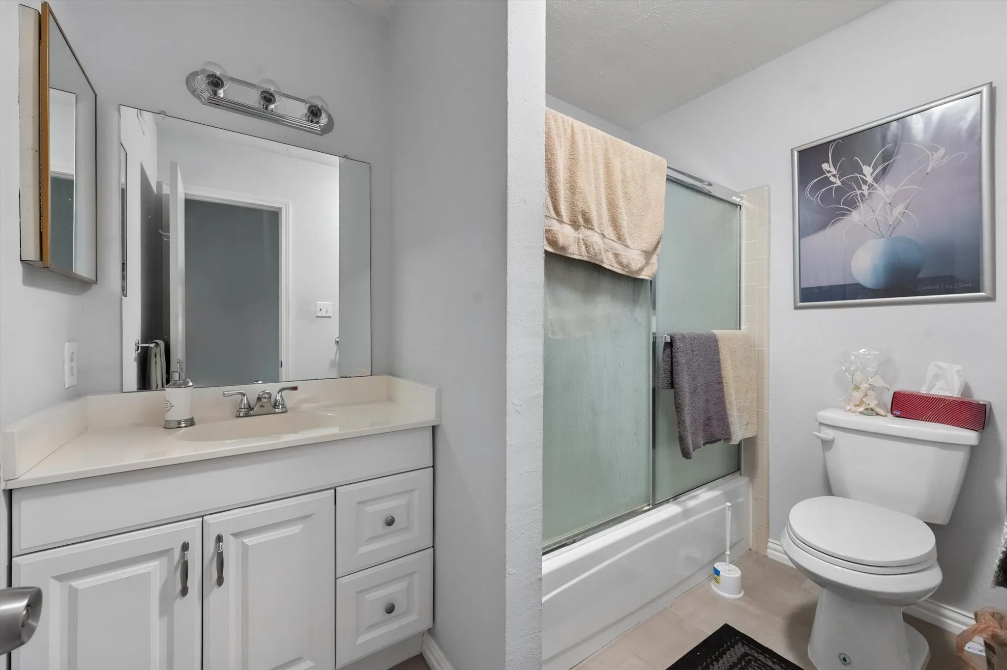 Single Family Residence For Sale in Tarrant County , 2215 Villanova Street, Arlington, Texas 76018, 3 Bedroom, 3 Bathroom, 2 Garage spaces, 1,892 Sqft, built in 1984, mls#21404443, Real Estate Agent in Arlington, Homes For Sale in Tarrant county, Homes For Sale in Arlington, Realtor in Arlington Texas, Real Estate Brokerage Independent Realty Texas, Luminita Cordes Realtor