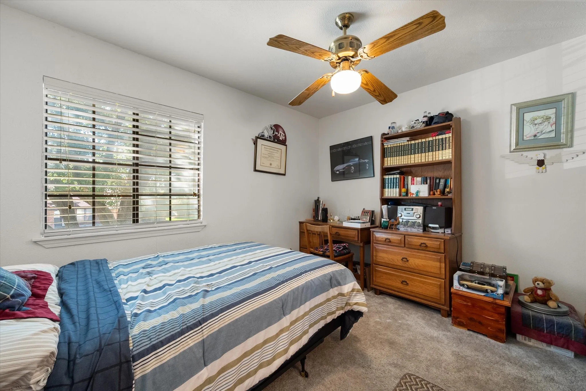 Single Family Residence For Sale in Tarrant County , 2215 Villanova Street, Arlington, Texas 76018, 3 Bedroom, 3 Bathroom, 2 Garage spaces, 1,892 Sqft, built in 1984, mls#21404443, Real Estate Agent in Arlington, Homes For Sale in Tarrant county, Homes For Sale in Arlington, Realtor in Arlington Texas, Real Estate Brokerage Independent Realty Texas, Luminita Cordes Realtor