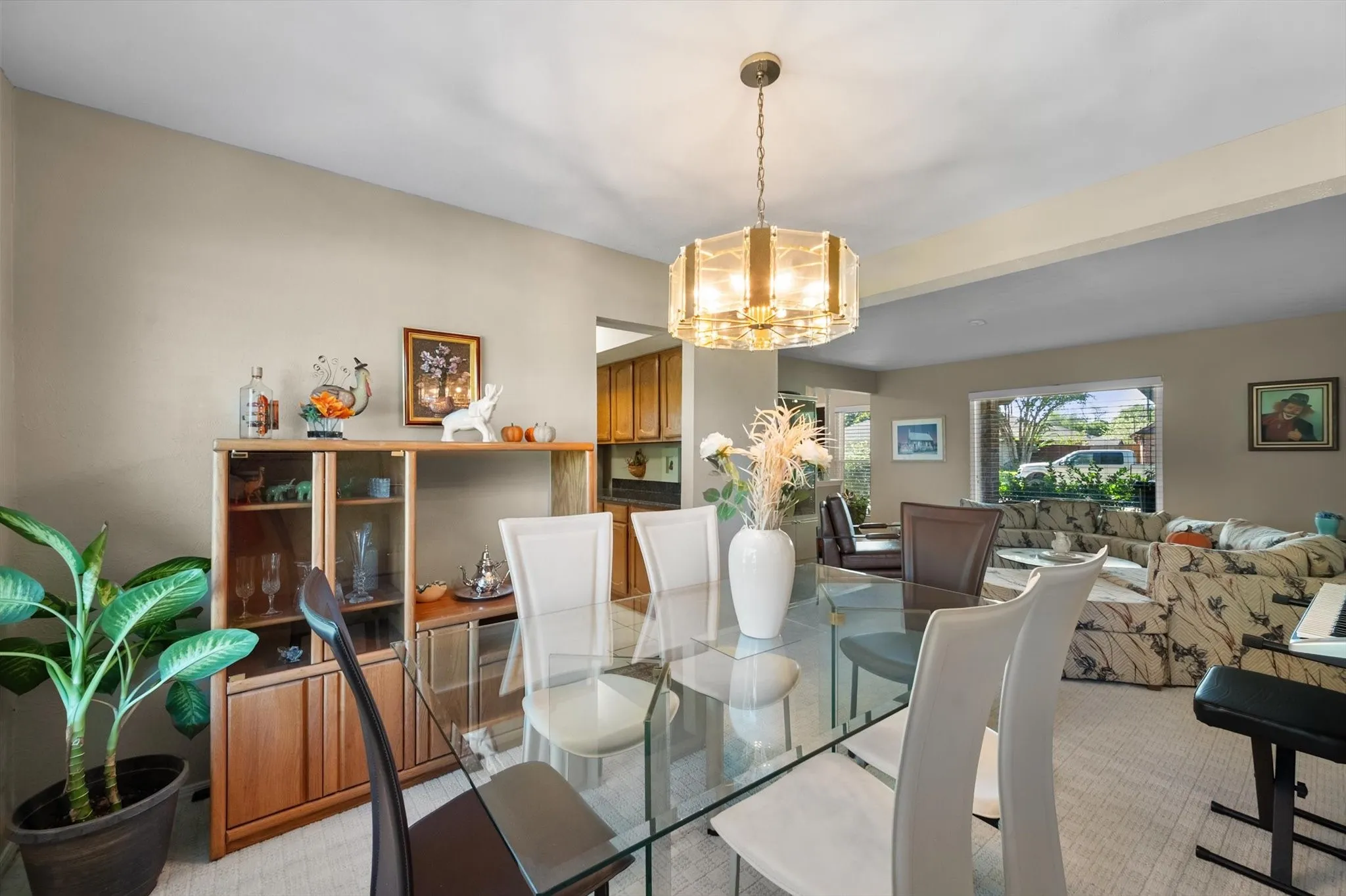 Single Family Residence For Sale in Tarrant County , 2215 Villanova Street, Arlington, Texas 76018, 3 Bedroom, 3 Bathroom, 2 Garage spaces, 1,892 Sqft, built in 1984, mls#21404443, Real Estate Agent in Arlington, Homes For Sale in Tarrant county, Homes For Sale in Arlington, Realtor in Arlington Texas, Real Estate Brokerage Independent Realty Texas, Luminita Cordes Realtor