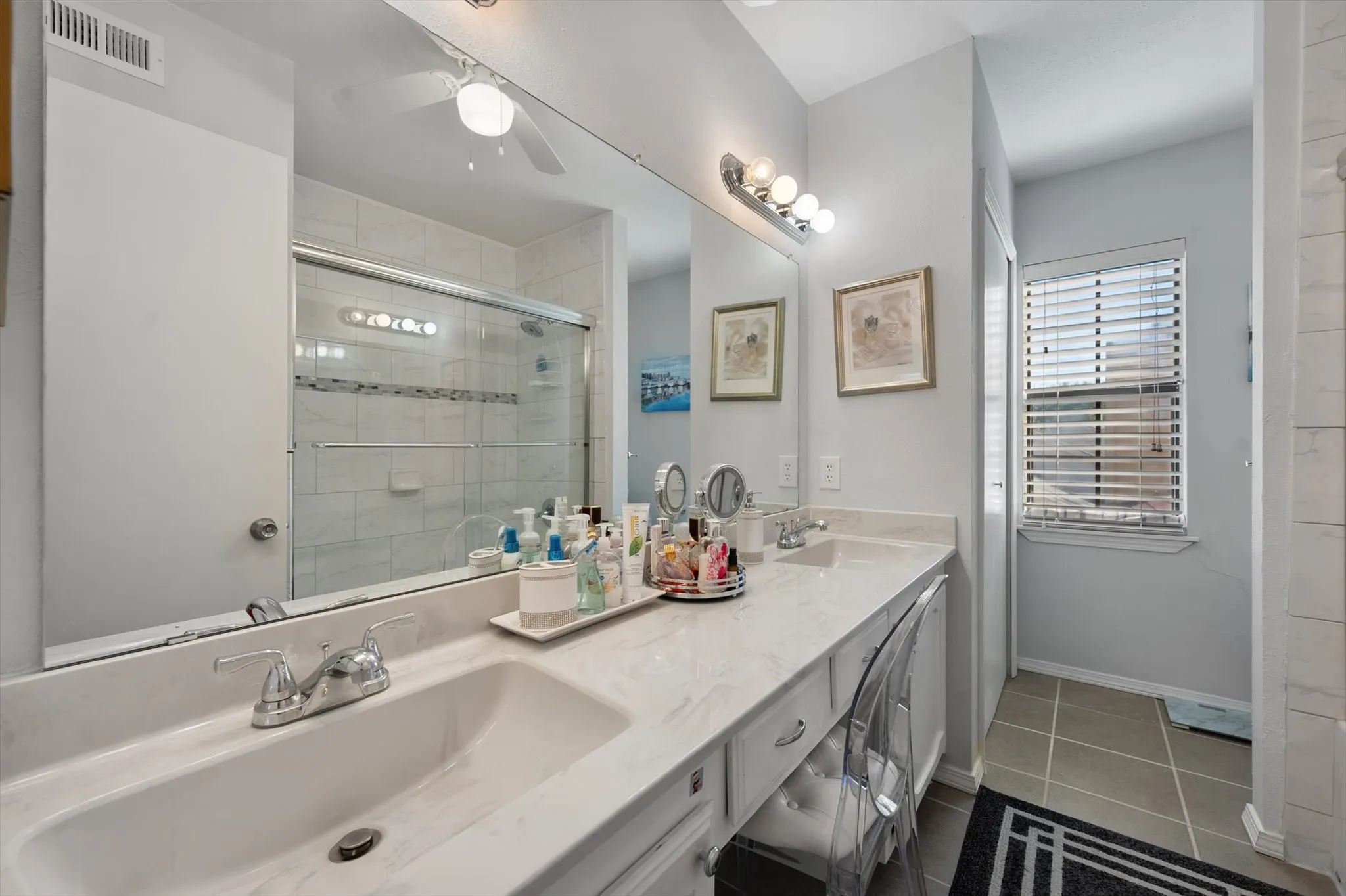 Single Family Residence For Sale in Tarrant County , 2215 Villanova Street, Arlington, Texas 76018, 3 Bedroom, 3 Bathroom, 2 Garage spaces, 1,892 Sqft, built in 1984, mls#21404443, Real Estate Agent in Arlington, Homes For Sale in Tarrant county, Homes For Sale in Arlington, Realtor in Arlington Texas, Real Estate Brokerage Independent Realty Texas, Luminita Cordes Realtor