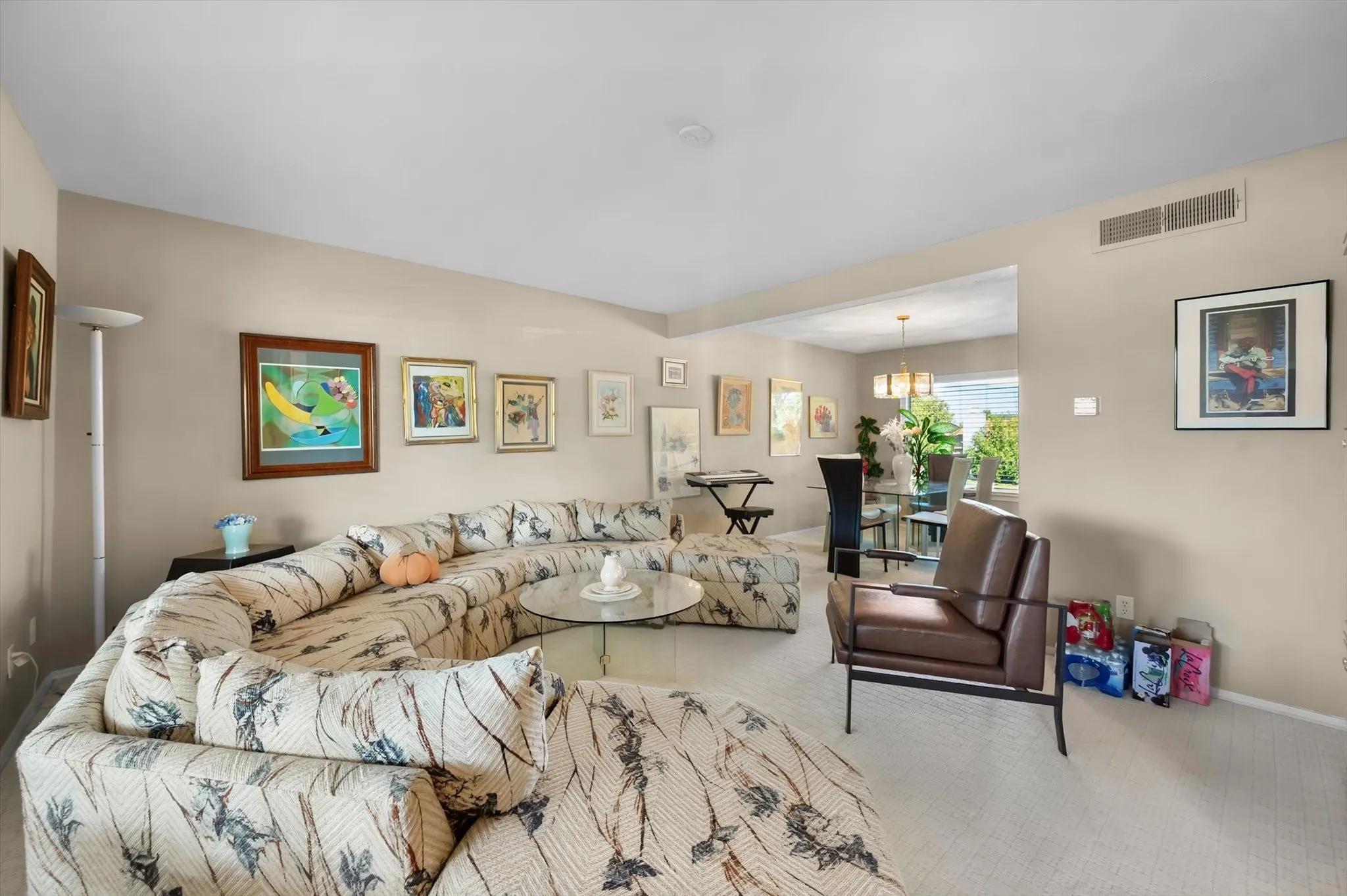Single Family Residence For Sale in Tarrant County , 2215 Villanova Street, Arlington, Texas 76018, 3 Bedroom, 3 Bathroom, 2 Garage spaces, 1,892 Sqft, built in 1984, mls#21404443, Real Estate Agent in Arlington, Homes For Sale in Tarrant county, Homes For Sale in Arlington, Realtor in Arlington Texas, Real Estate Brokerage Independent Realty Texas, Luminita Cordes Realtor