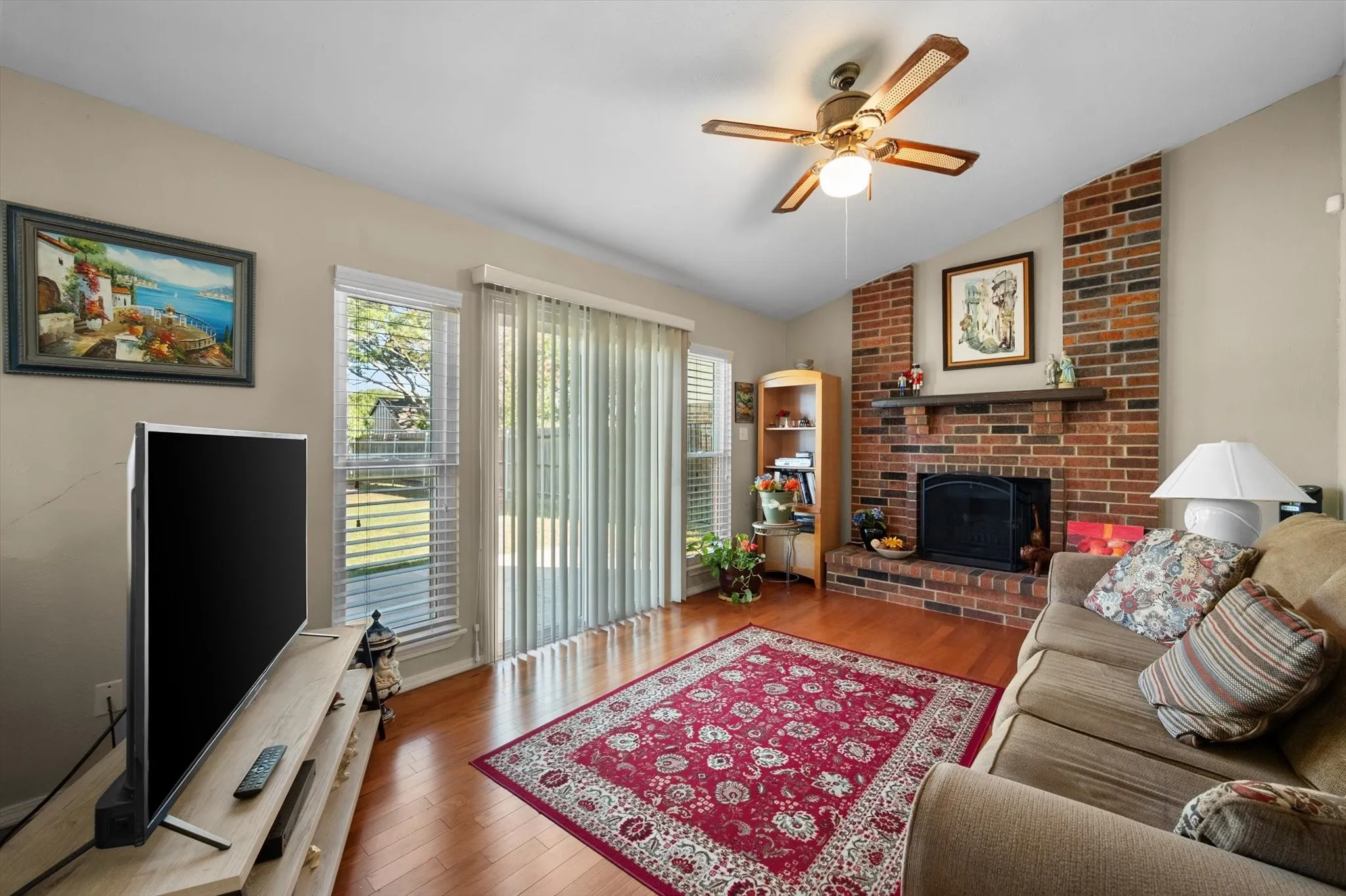 Single Family Residence For Sale in Tarrant County , 2215 Villanova Street, Arlington, Texas 76018, 3 Bedroom, 3 Bathroom, 2 Garage spaces, 1,892 Sqft, built in 1984, mls#21404443, Real Estate Agent in Arlington, Homes For Sale in Tarrant county, Homes For Sale in Arlington, Realtor in Arlington Texas, Real Estate Brokerage Independent Realty Texas, Luminita Cordes Realtor
