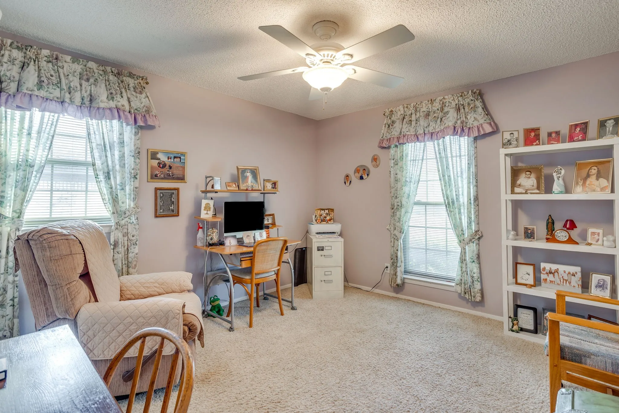 Single Family Residence For Sale in Tarrant County , 1512 Lamplighter Lane, Edgecliff Village, Texas 76134, 3 Bedroom, 2 Bathroom, 2 Garage spaces, 1,618 Sqft, built in 1971, mls#21405354, Real Estate Agent in Edgecliff Village, Homes For Sale in Tarrant county, Homes For Sale in Edgecliff Village, Realtor in Edgecliff Village Texas, Real Estate Brokerage Independent Realty Texas, Luminita Cordes Realtor