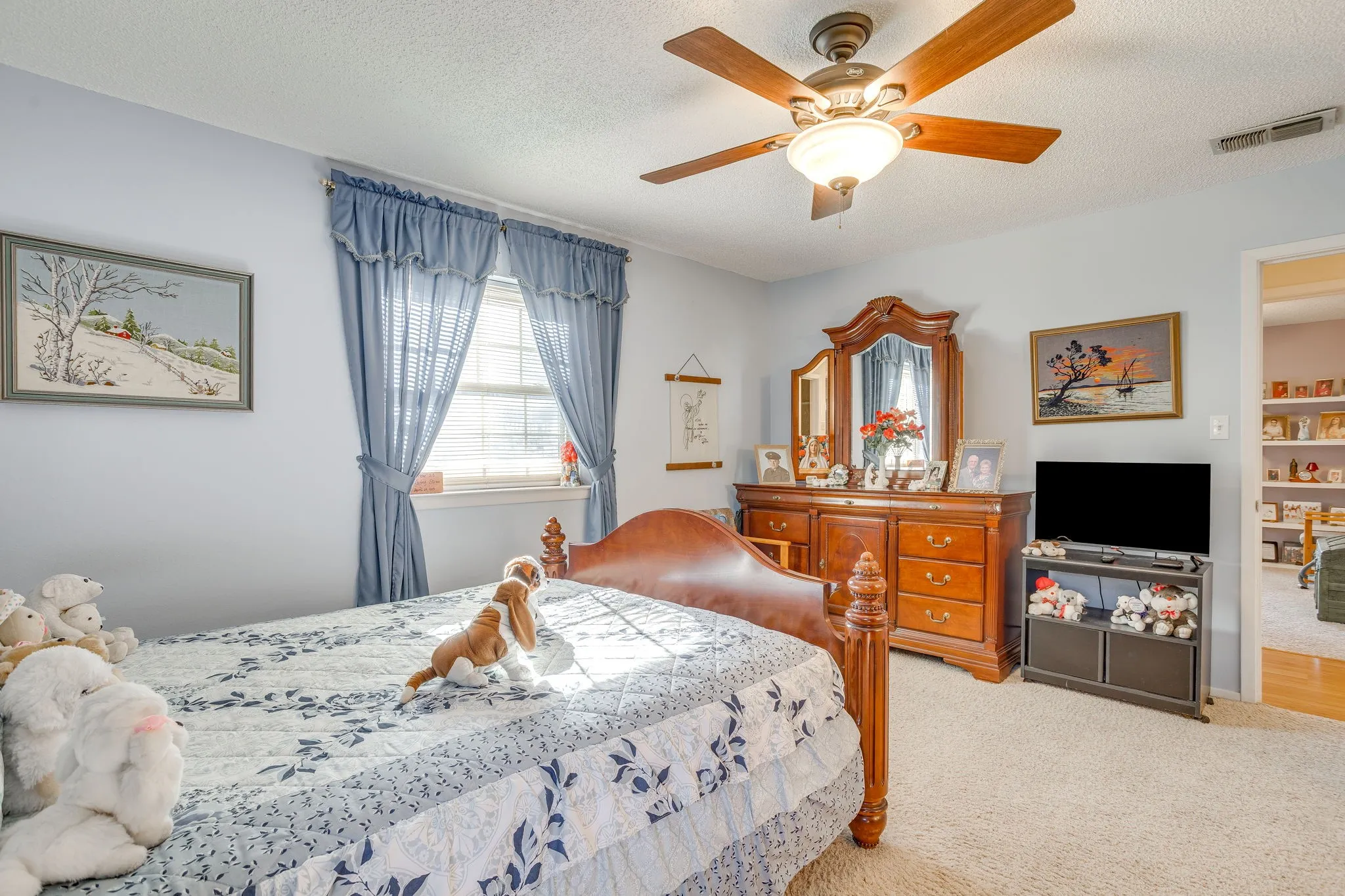 Single Family Residence For Sale in Tarrant County , 1512 Lamplighter Lane, Edgecliff Village, Texas 76134, 3 Bedroom, 2 Bathroom, 2 Garage spaces, 1,618 Sqft, built in 1971, mls#21405354, Real Estate Agent in Edgecliff Village, Homes For Sale in Tarrant county, Homes For Sale in Edgecliff Village, Realtor in Edgecliff Village Texas, Real Estate Brokerage Independent Realty Texas, Luminita Cordes Realtor