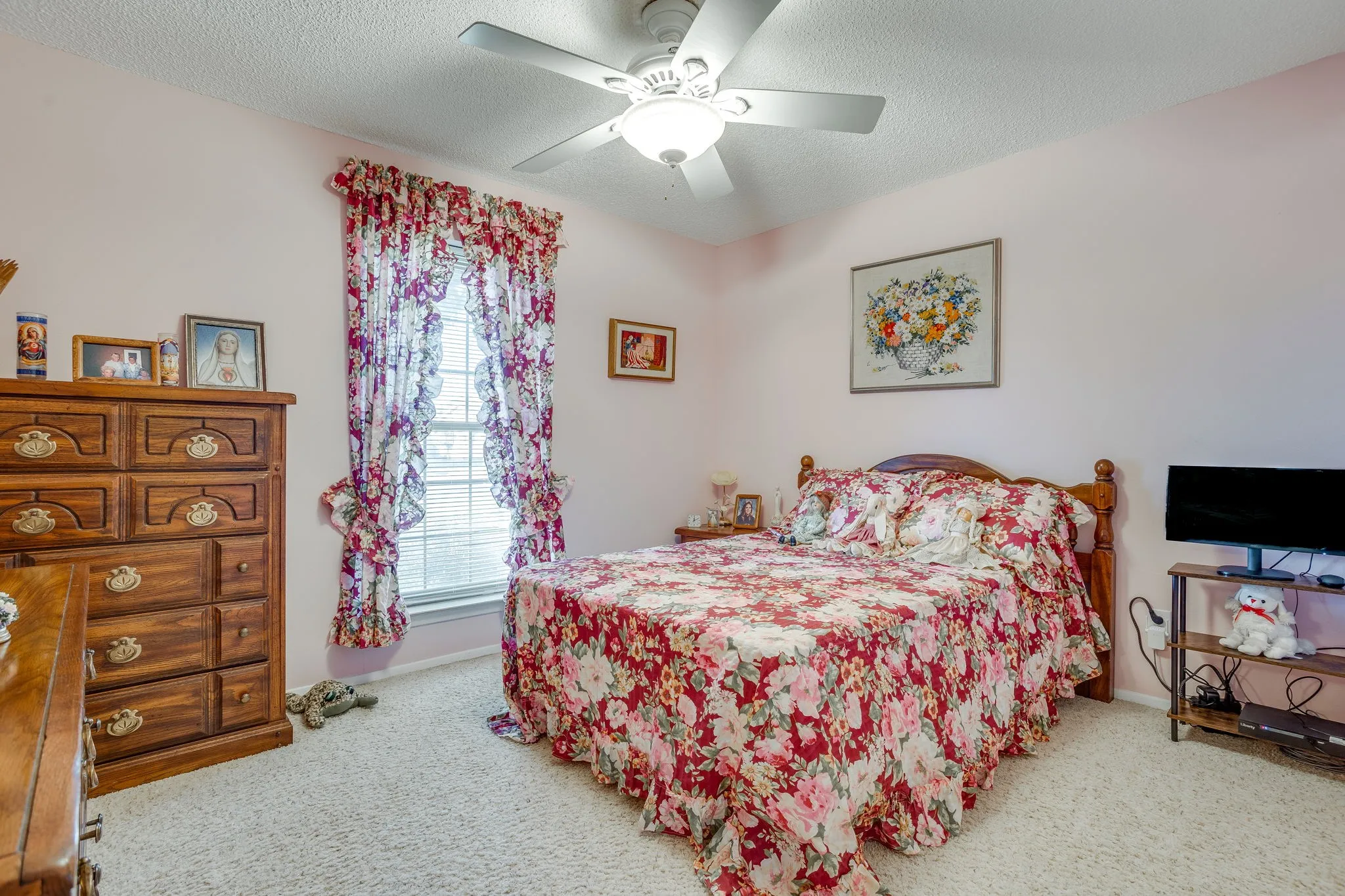 Single Family Residence For Sale in Tarrant County , 1512 Lamplighter Lane, Edgecliff Village, Texas 76134, 3 Bedroom, 2 Bathroom, 2 Garage spaces, 1,618 Sqft, built in 1971, mls#21405354, Real Estate Agent in Edgecliff Village, Homes For Sale in Tarrant county, Homes For Sale in Edgecliff Village, Realtor in Edgecliff Village Texas, Real Estate Brokerage Independent Realty Texas, Luminita Cordes Realtor