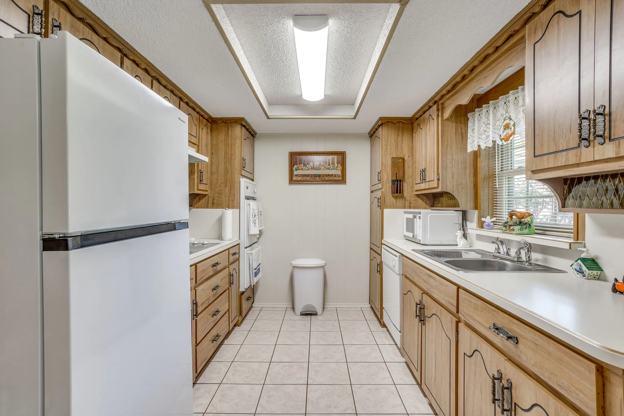 Single Family Residence For Sale in Tarrant County , 1512 Lamplighter Lane, Edgecliff Village, Texas 76134, 3 Bedroom, 2 Bathroom, 2 Garage spaces, 1,618 Sqft, built in 1971, mls#21405354, Real Estate Agent in Edgecliff Village, Homes For Sale in Tarrant county, Homes For Sale in Edgecliff Village, Realtor in Edgecliff Village Texas, Real Estate Brokerage Independent Realty Texas, Luminita Cordes Realtor