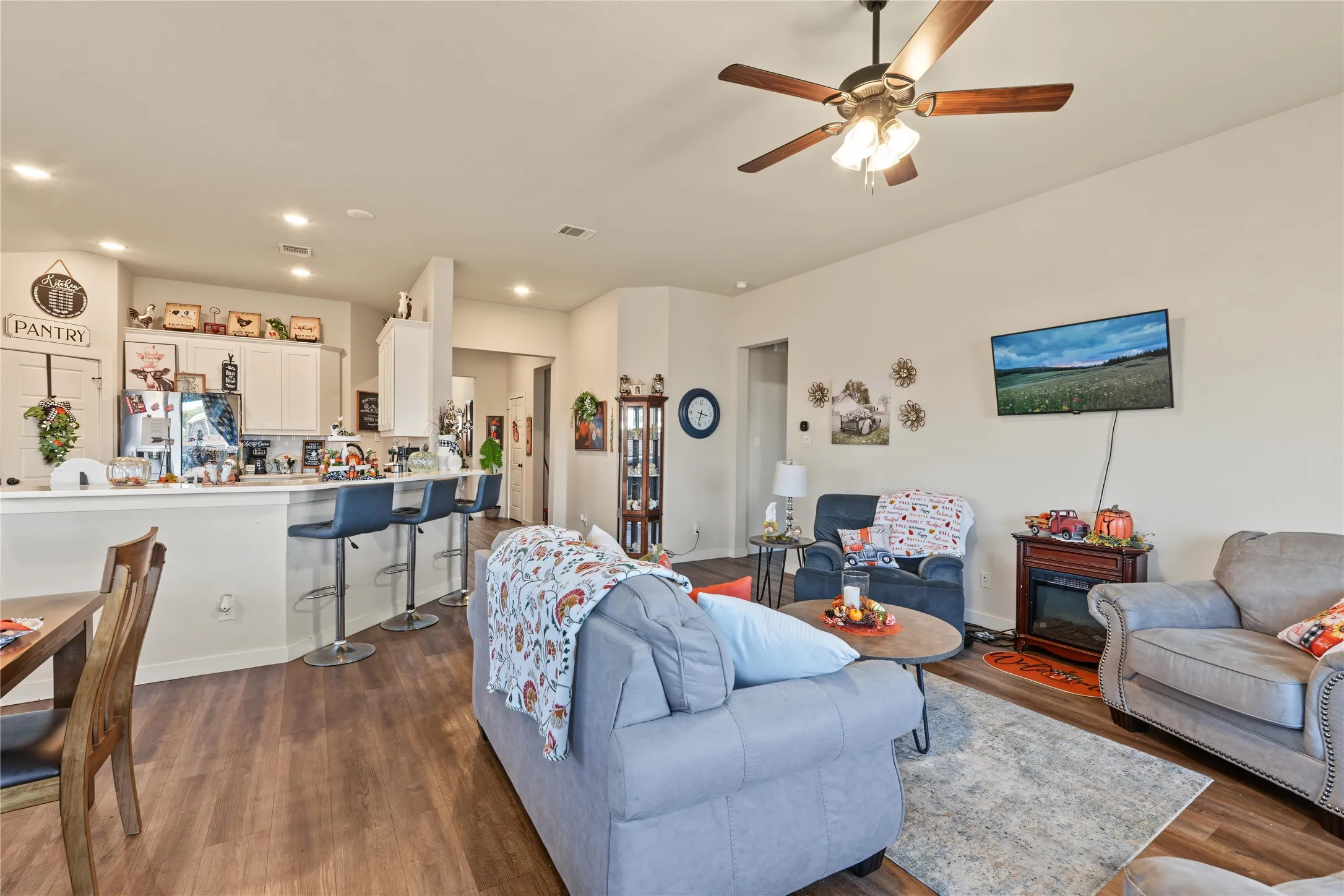 Single Family Residence For Sale in Johnson County , 1400 Quail Creek Drive, Cleburne, Texas 76033, 3 Bedroom, 2 Bathroom, 2 Garage spaces, 1,774 Sqft, built in 2024, mls#21391472, Real Estate Agent in Cleburne, Homes For Sale in Johnson county, Homes For Sale in Cleburne, Realtor in Cleburne Texas, Real Estate Brokerage Independent Realty Texas, Luminita Cordes Realtor