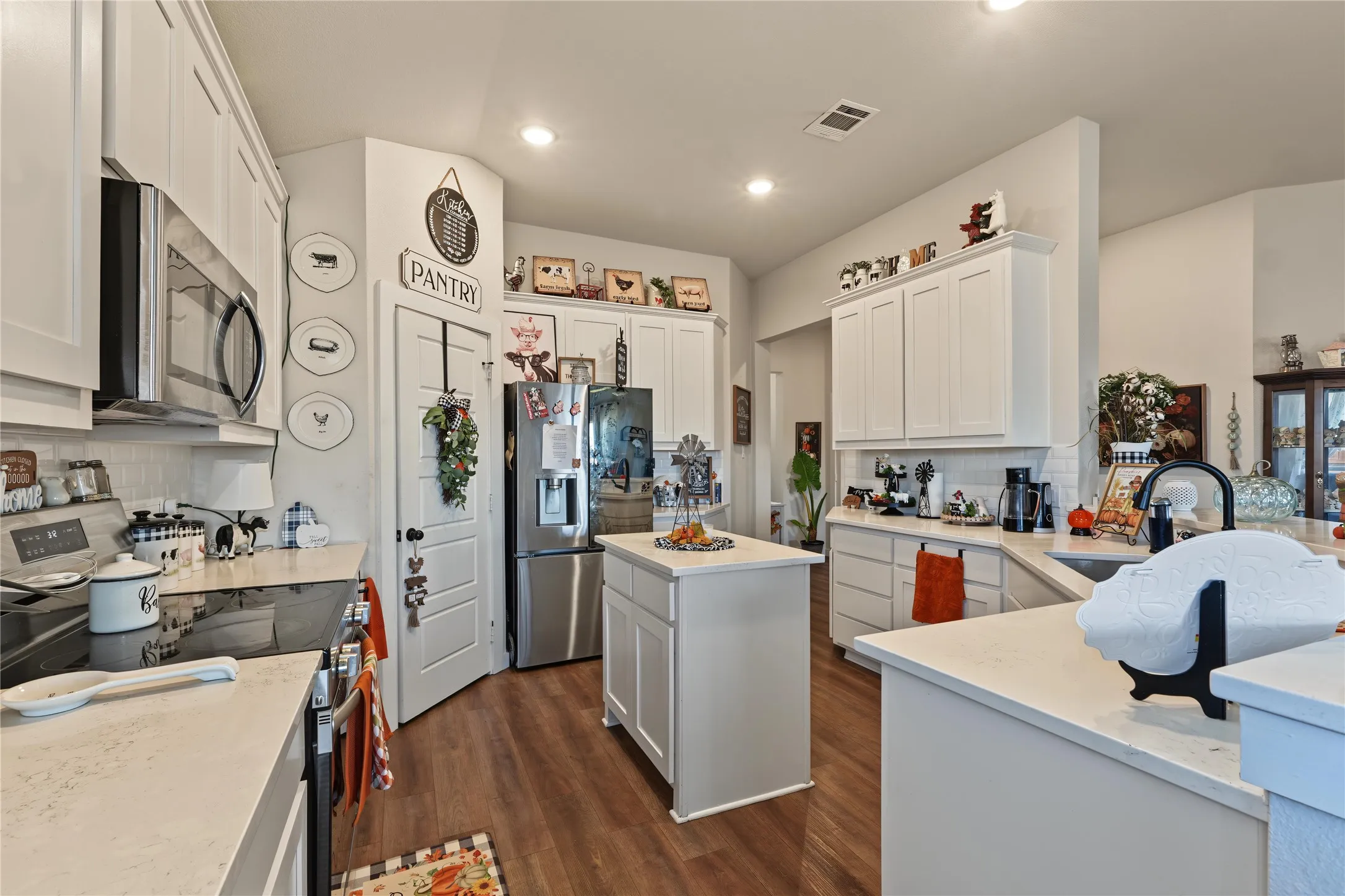 Single Family Residence For Sale in Johnson County , 1400 Quail Creek Drive, Cleburne, Texas 76033, 3 Bedroom, 2 Bathroom, 2 Garage spaces, 1,774 Sqft, built in 2024, mls#21391472, Real Estate Agent in Cleburne, Homes For Sale in Johnson county, Homes For Sale in Cleburne, Realtor in Cleburne Texas, Real Estate Brokerage Independent Realty Texas, Luminita Cordes Realtor