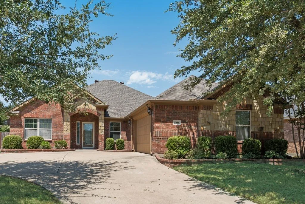 Single Family Residence For Rent in Tarrant County , 5836 Sunny Meadow Lane, Grand Prairie, Texas 75052, 3 Bedroom, 2 Bathroom, 2 Garage spaces, 2,014 Sqft, built in 2012, mls#21406675, Real Estate Agent in Grand Prairie, Homes For Rent in Tarrant county, Homes For Rent in Grand Prairie, Realtor in Grand Prairie Texas, Real Estate Brokerage Independent Realty Texas, Luminita Cordes Realtor