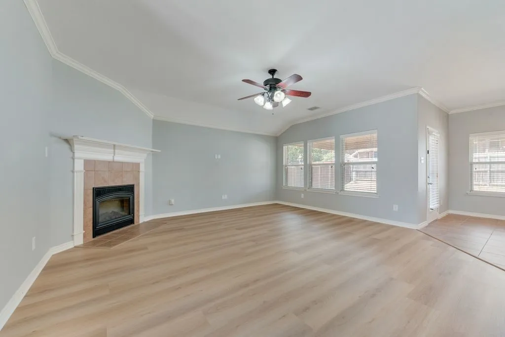 Single Family Residence For Rent in Tarrant County , 5836 Sunny Meadow Lane, Grand Prairie, Texas 75052, 3 Bedroom, 2 Bathroom, 2 Garage spaces, 2,014 Sqft, built in 2012, mls#21406675, Real Estate Agent in Grand Prairie, Homes For Rent in Tarrant county, Homes For Rent in Grand Prairie, Realtor in Grand Prairie Texas, Real Estate Brokerage Independent Realty Texas, Luminita Cordes Realtor