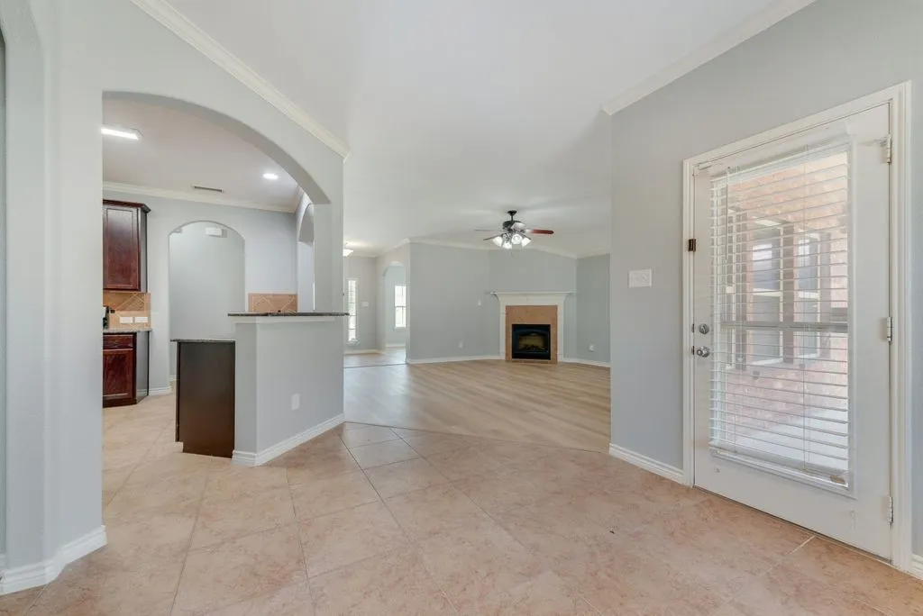 Single Family Residence For Rent in Tarrant County , 5836 Sunny Meadow Lane, Grand Prairie, Texas 75052, 3 Bedroom, 2 Bathroom, 2 Garage spaces, 2,014 Sqft, built in 2012, mls#21406675, Real Estate Agent in Grand Prairie, Homes For Rent in Tarrant county, Homes For Rent in Grand Prairie, Realtor in Grand Prairie Texas, Real Estate Brokerage Independent Realty Texas, Luminita Cordes Realtor