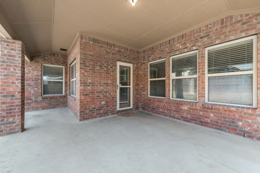 Single Family Residence For Rent in Tarrant County , 5836 Sunny Meadow Lane, Grand Prairie, Texas 75052, 3 Bedroom, 2 Bathroom, 2 Garage spaces, 2,014 Sqft, built in 2012, mls#21406675, Real Estate Agent in Grand Prairie, Homes For Rent in Tarrant county, Homes For Rent in Grand Prairie, Realtor in Grand Prairie Texas, Real Estate Brokerage Independent Realty Texas, Luminita Cordes Realtor
