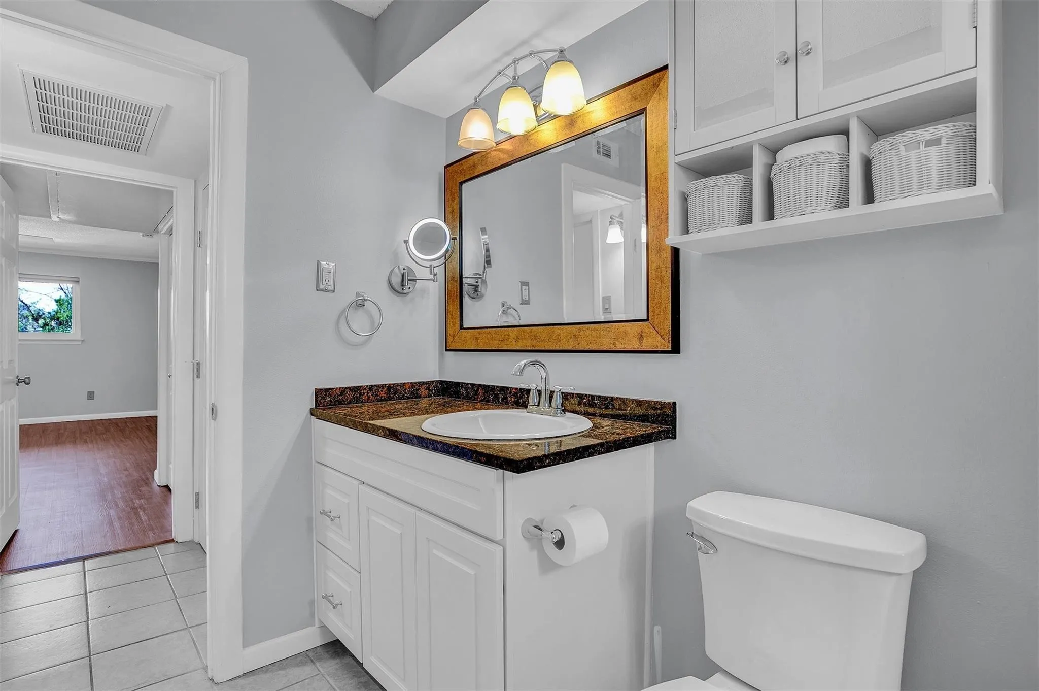 Condominium For Sale in Dallas County , 7705 Meadow Park Drive 209, Dallas, Texas 75230, 1 Bedroom, 1 Bathroom, Garage spaces, 819 Sqft, built in 1963, mls#21406485, Real Estate Agent in Dallas, Homes For Sale in Dallas county, Homes For Sale in Dallas, Realtor in Dallas Texas, Real Estate Brokerage Independent Realty Texas, Luminita Cordes Realtor
