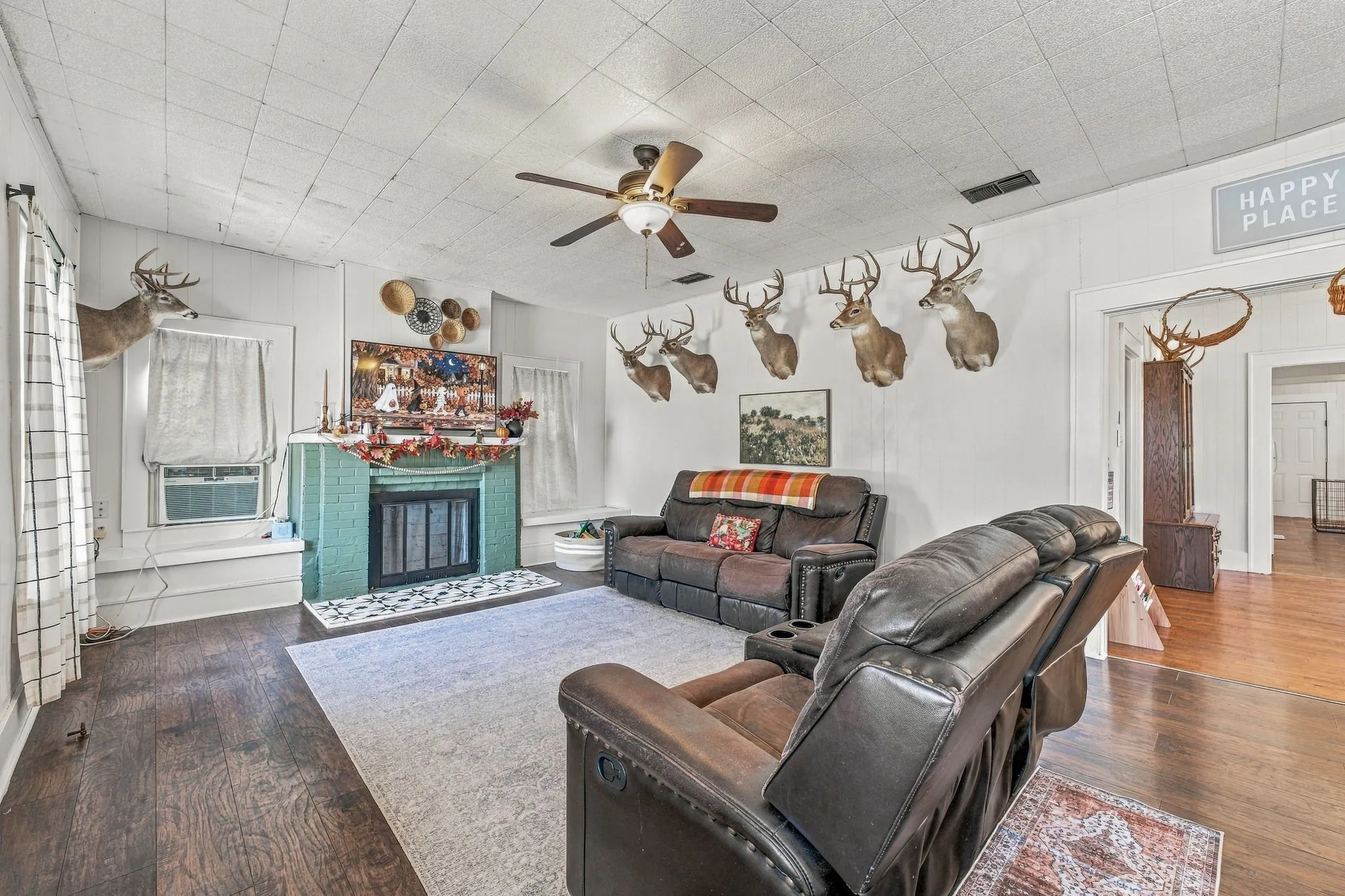 Single Family Residence For Sale in Eastland County , 218 W Rogan Street, Gorman, Texas 76454, 2 Bedroom, 1 Bathroom, Garage spaces, 1,560 Sqft, built in 1938, mls#21404800, Real Estate Agent in Gorman, Homes For Sale in Eastland county, Homes For Sale in Gorman, Realtor in Gorman Texas, Real Estate Brokerage Independent Realty Texas, Luminita Cordes Realtor